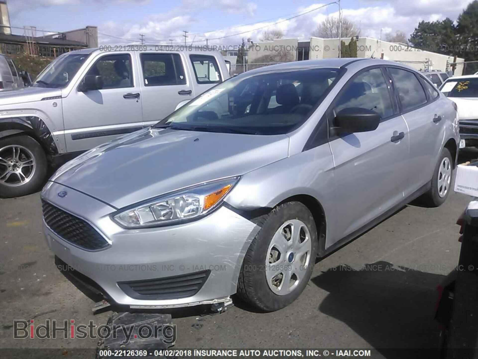 2017 Ford Focus - VIN: 1FADP3E27HL255530 - Photo 2