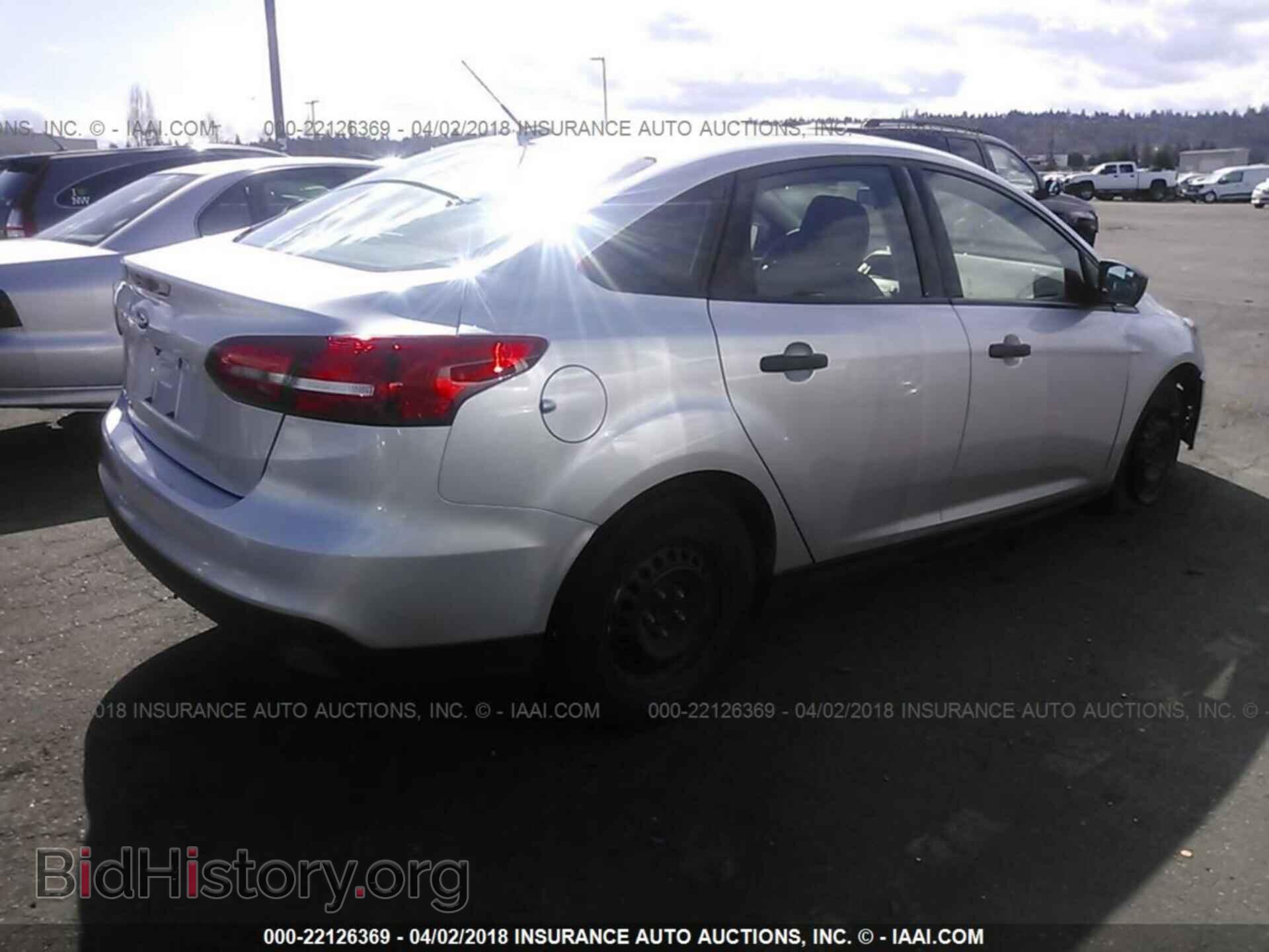 2017 Ford Focus - VIN: 1FADP3E27HL255530 - Photo 4