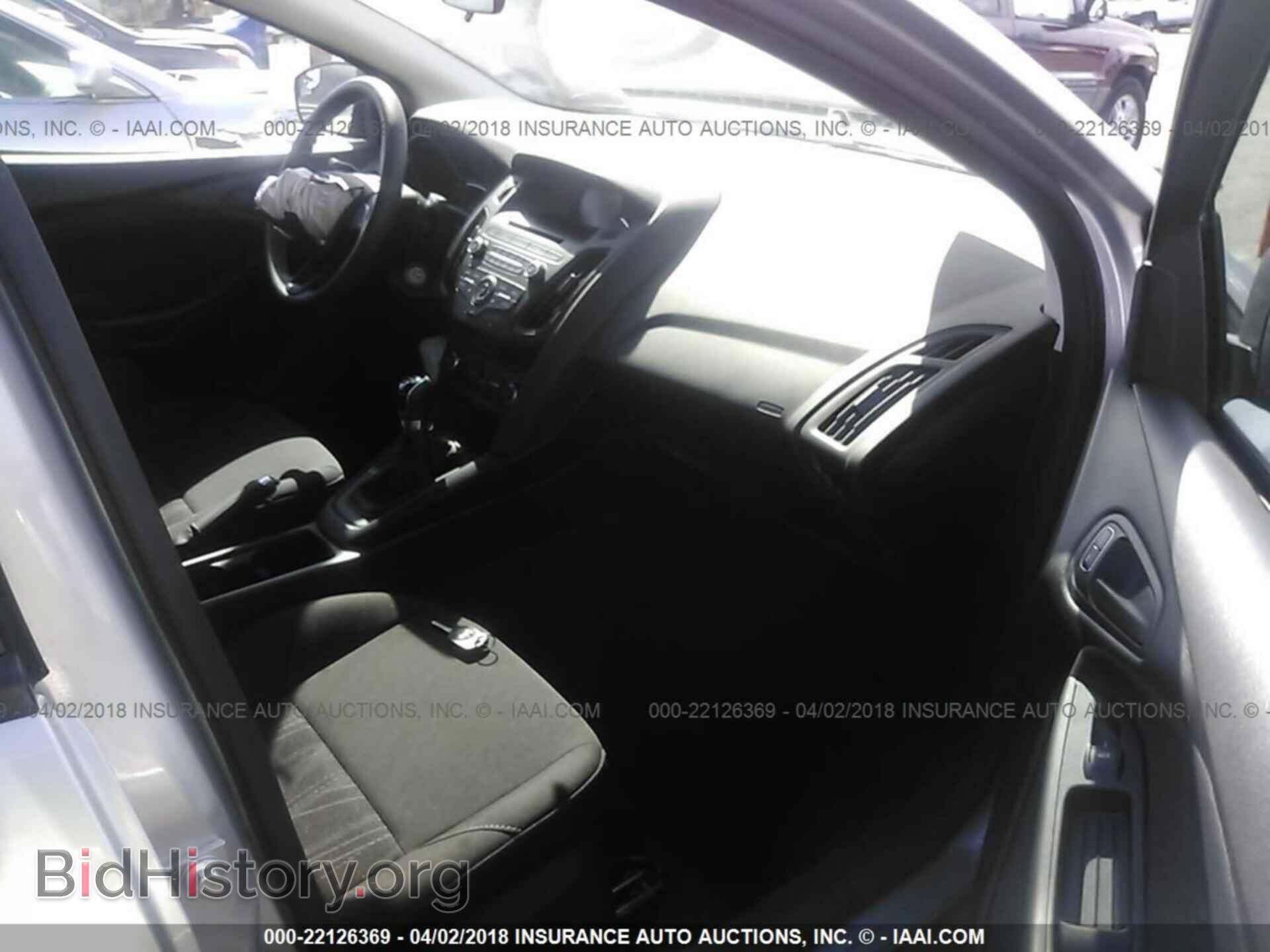 2017 Ford Focus - VIN: 1FADP3E27HL255530 - Photo 5