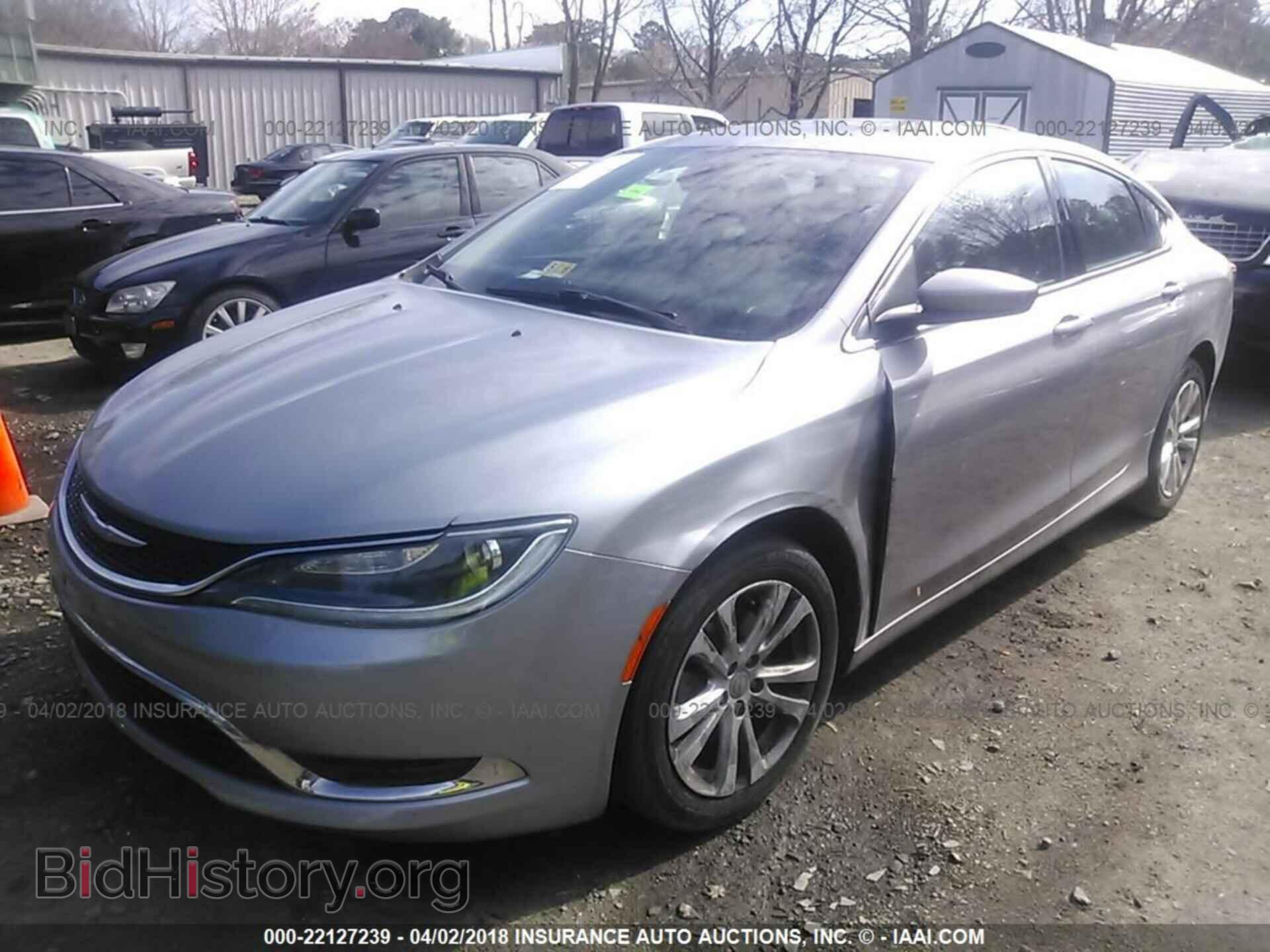 2015 Chrysler 200 - VIN: 1C3CCCAB5FN611096 - Photo 2