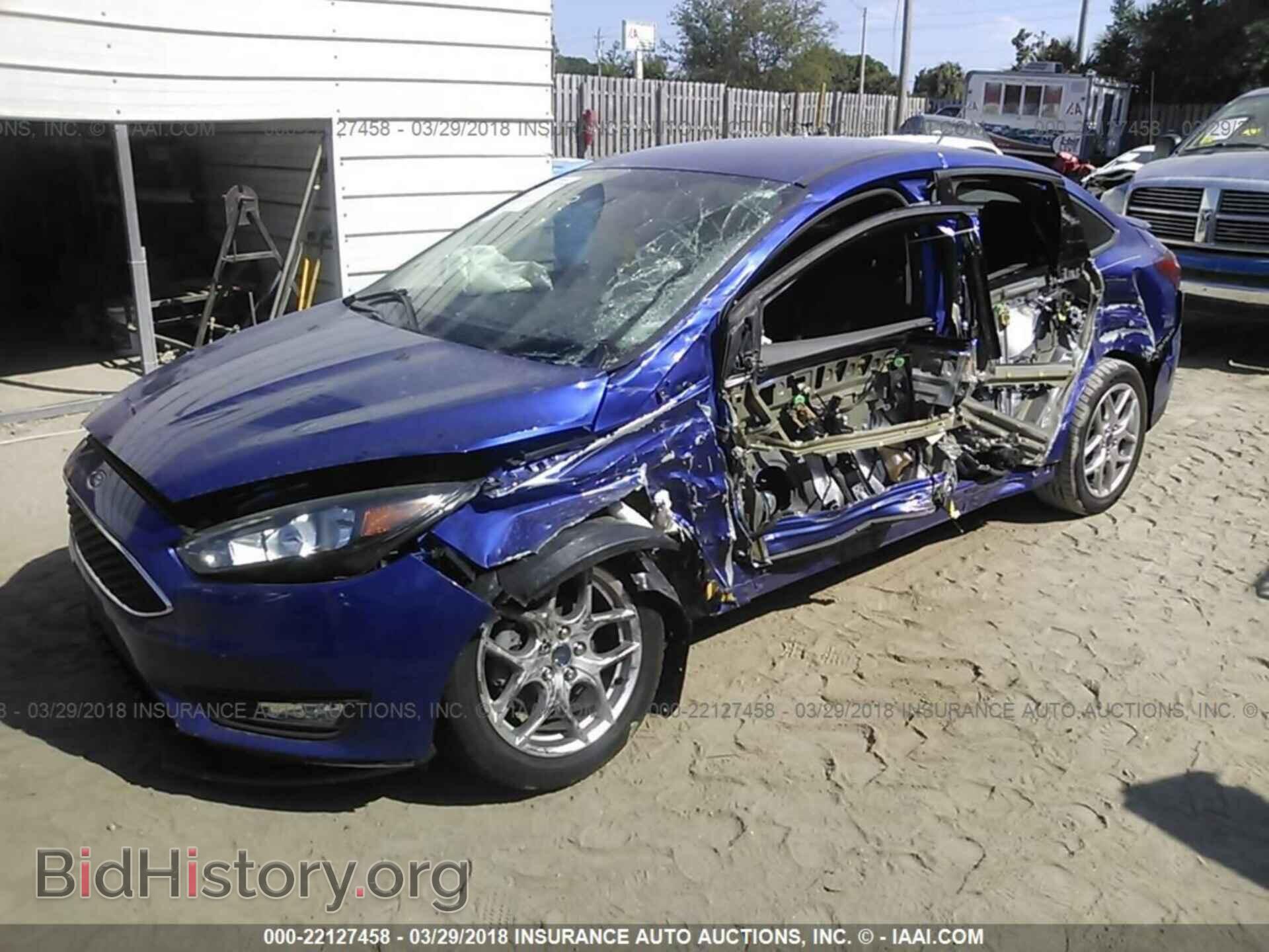 2015 Ford Focus - VIN: 1FADP3F26FL362659 - Photo 2