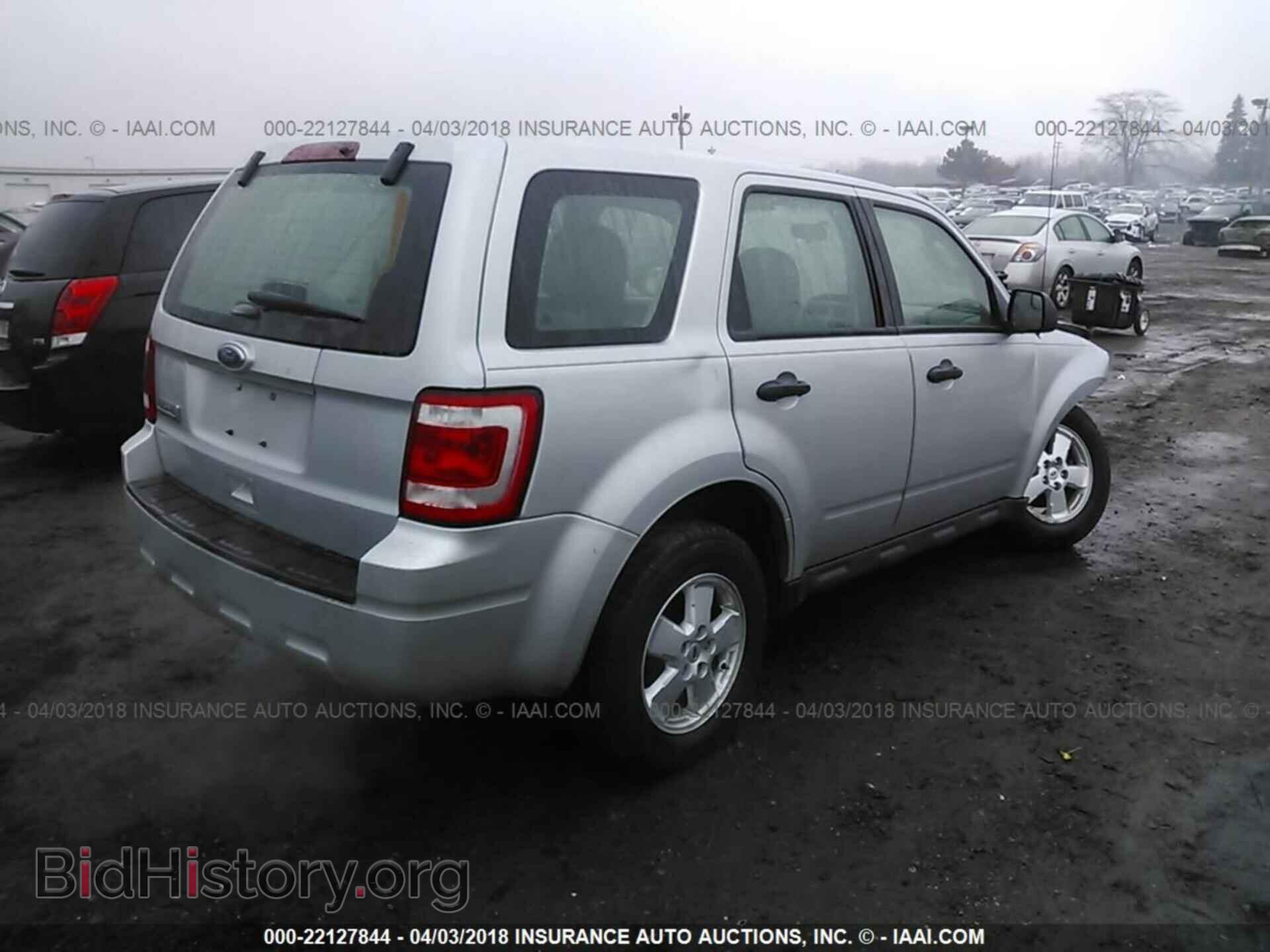 2011 Ford Escape - VIN: 1FMCU0C72BKB20086 - Фото 4