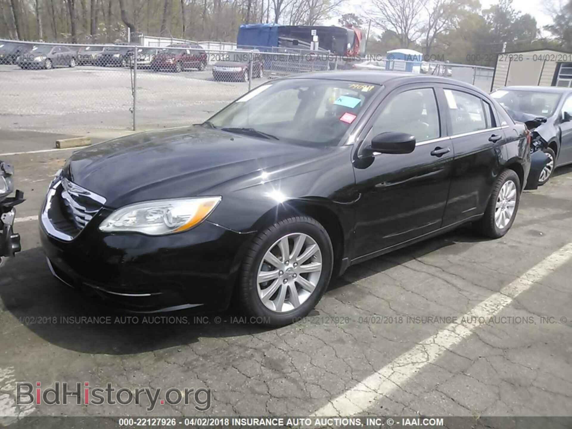 2013 Chrysler 200 - VIN: 1C3CCBBG3DN528090 - Photo 2