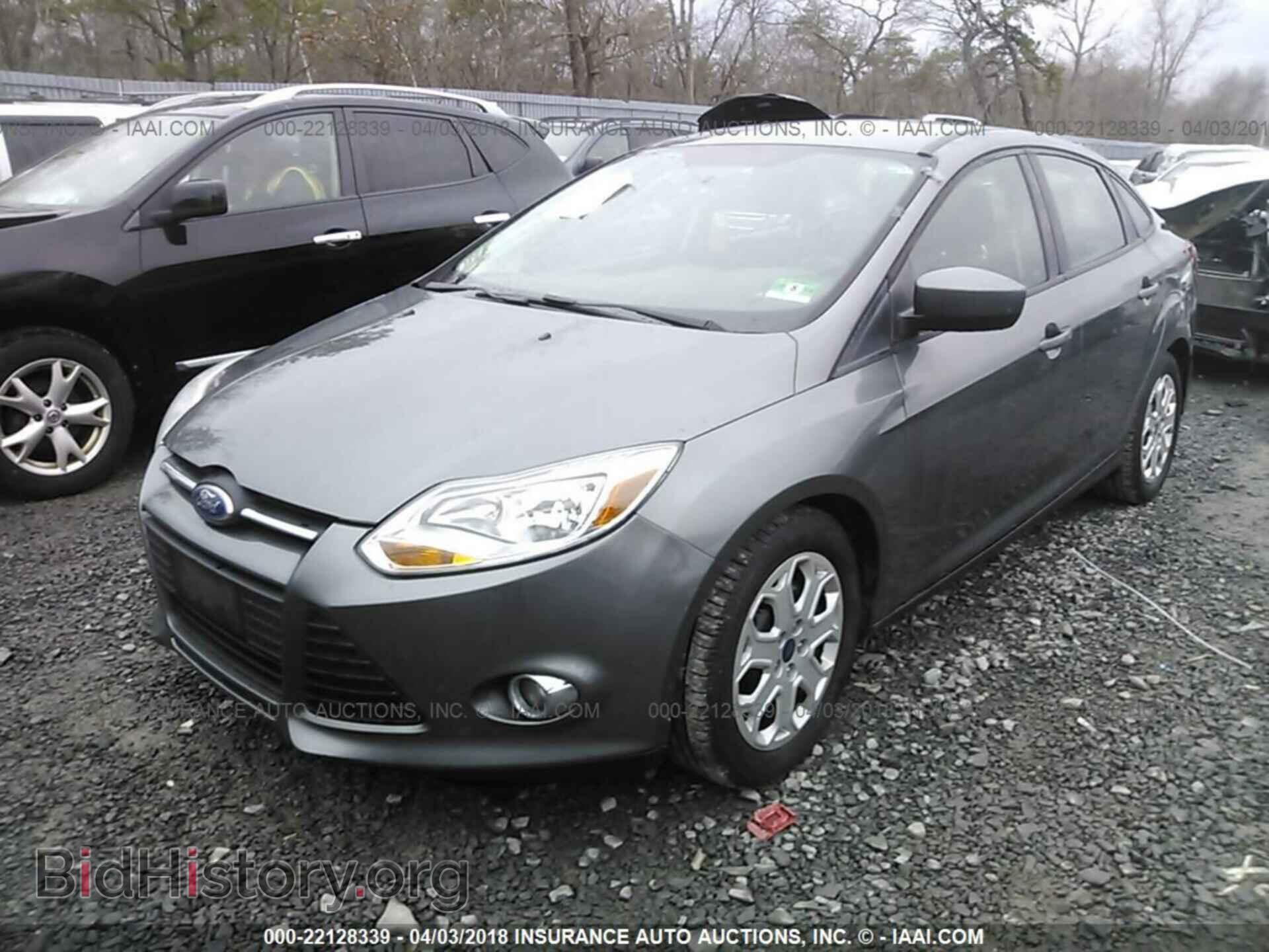 2012 Ford Focus - VIN: 1FAHP3F23CL279963 - Photo 2