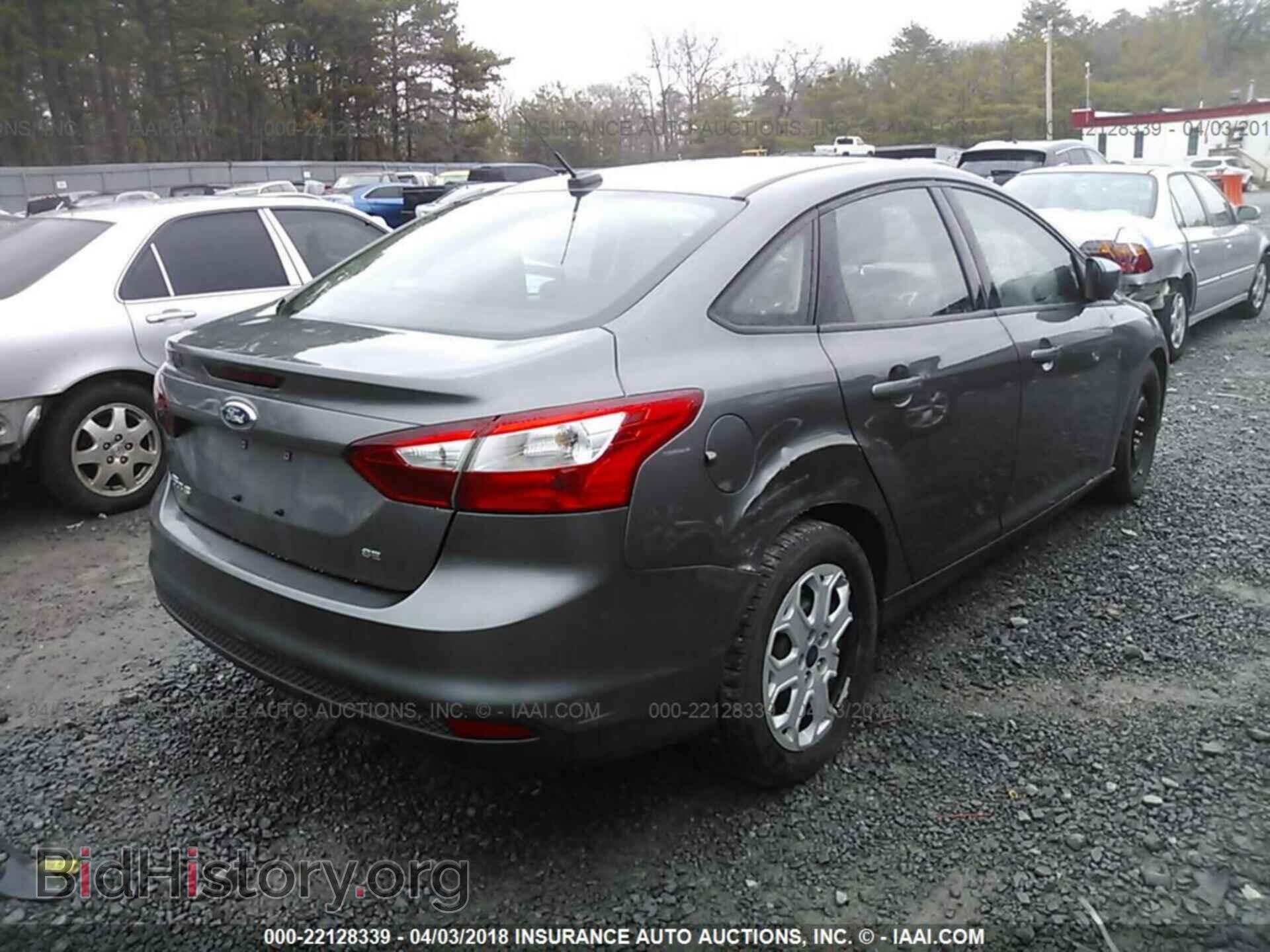 2012 Ford Focus - VIN: 1FAHP3F23CL279963 - Photo 4