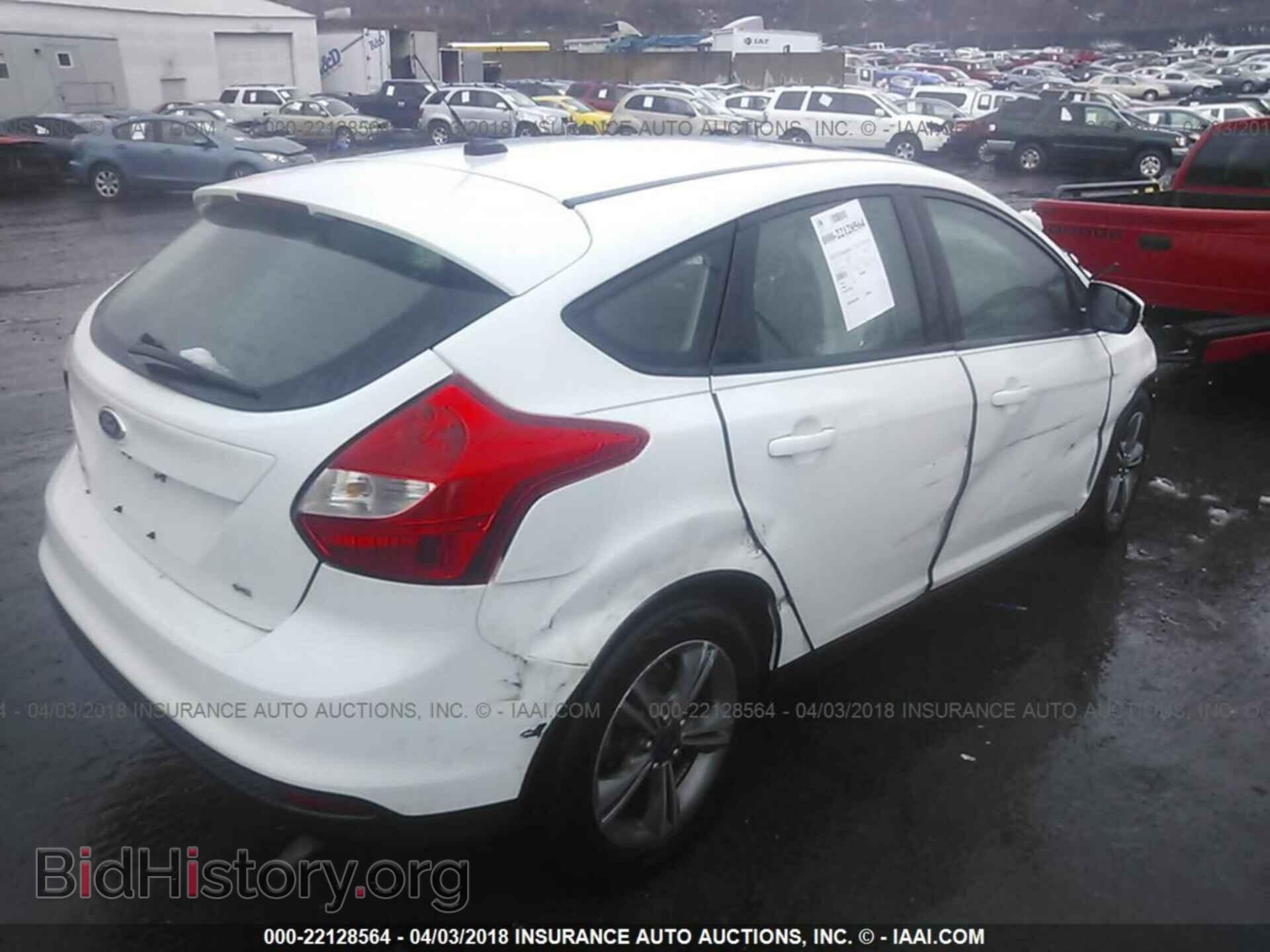 2014 Ford Focus - VIN: 1FADP3K28EL402311 - Photo 4