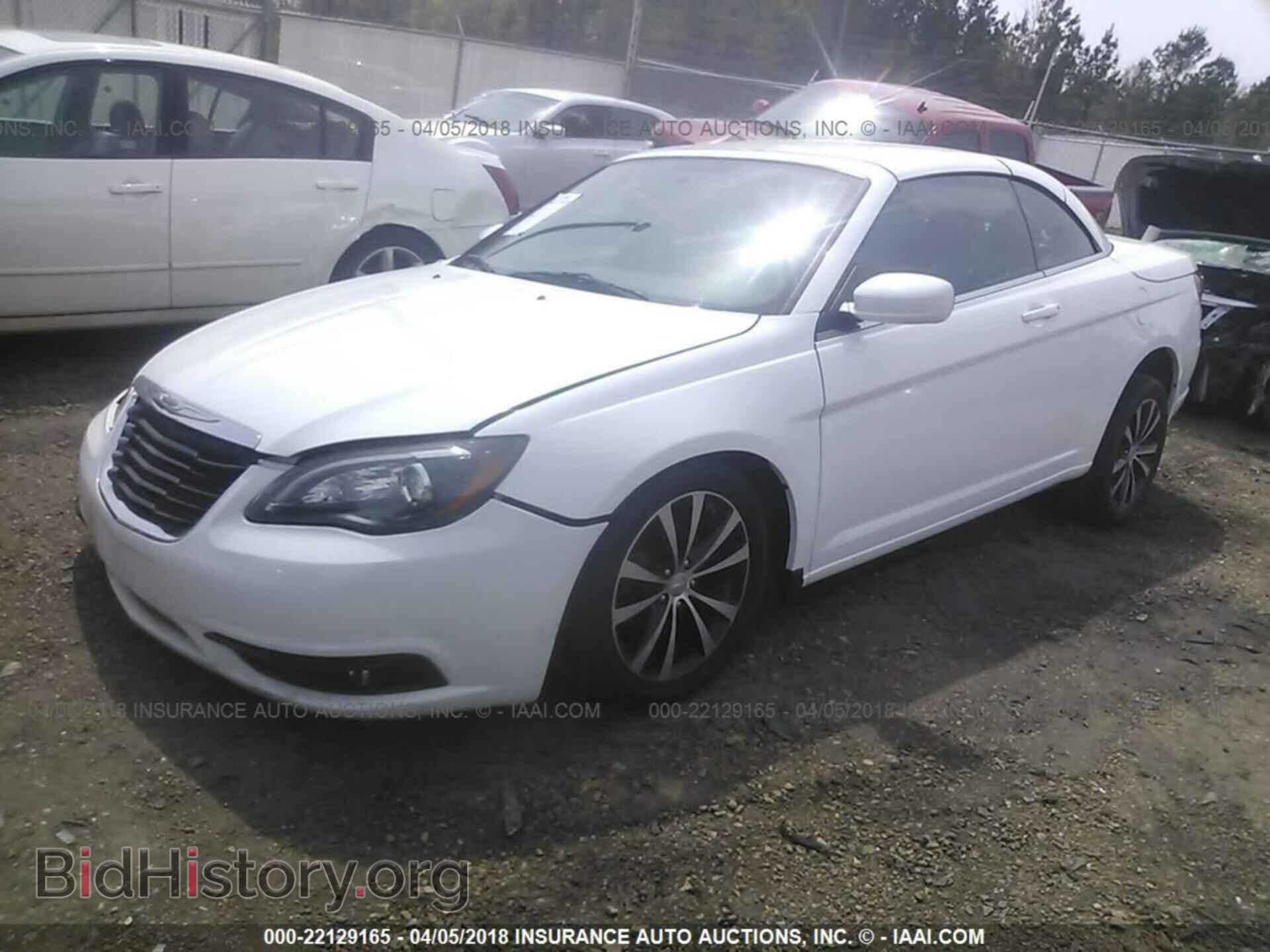 2011 Chrysler 200 - VIN: 1C3BC8EG5BN623936 - Фото 2