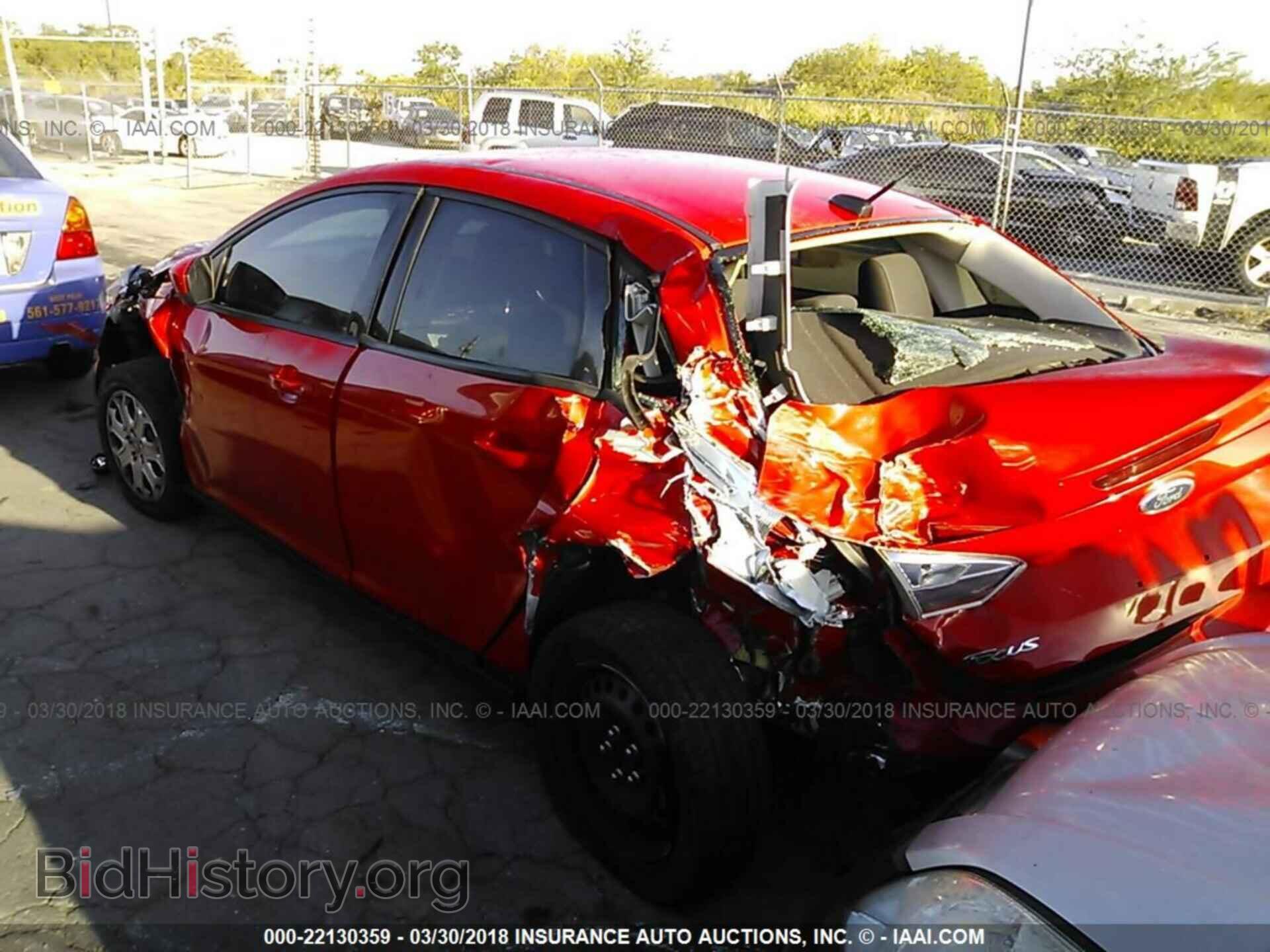 2012 Ford Focus - VIN: 1FAHP3F2XCL118039 - Photo 3