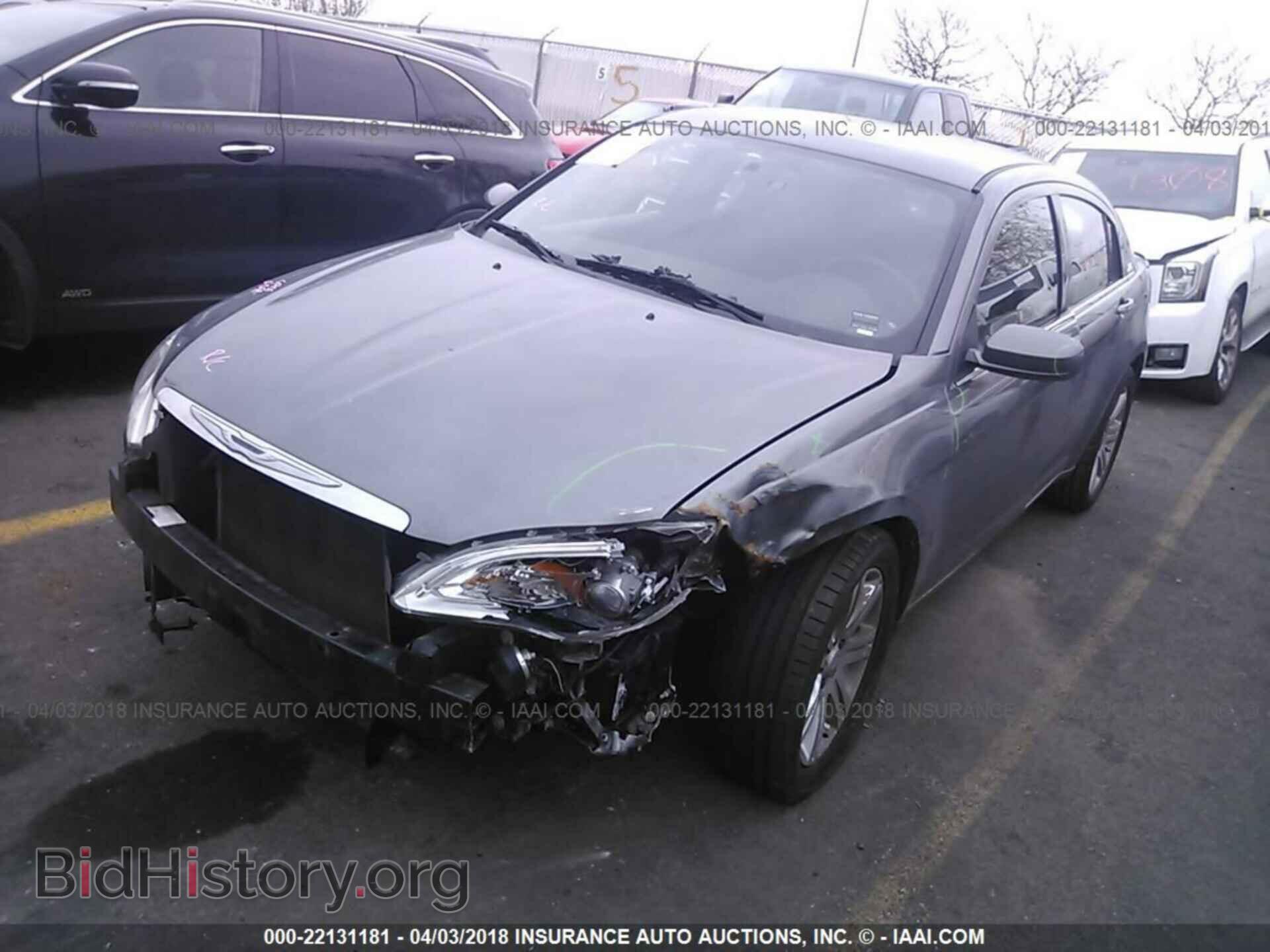 2013 Chrysler 200 - VIN: 1C3CCBBB4DN694073 - Photo 2
