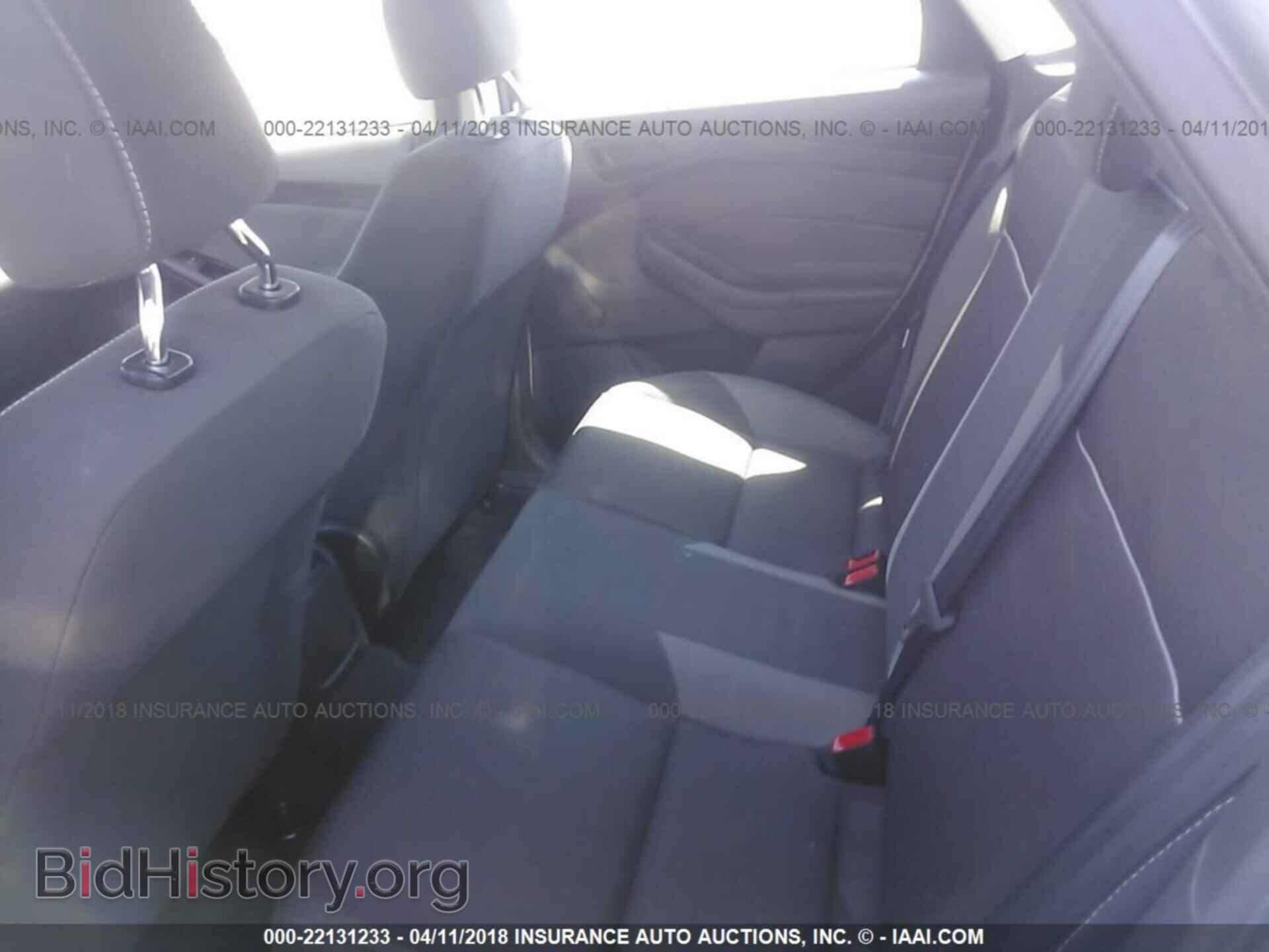 2012 Ford Focus - VIN: 1FAHP3E22CL284413 - Photo 8