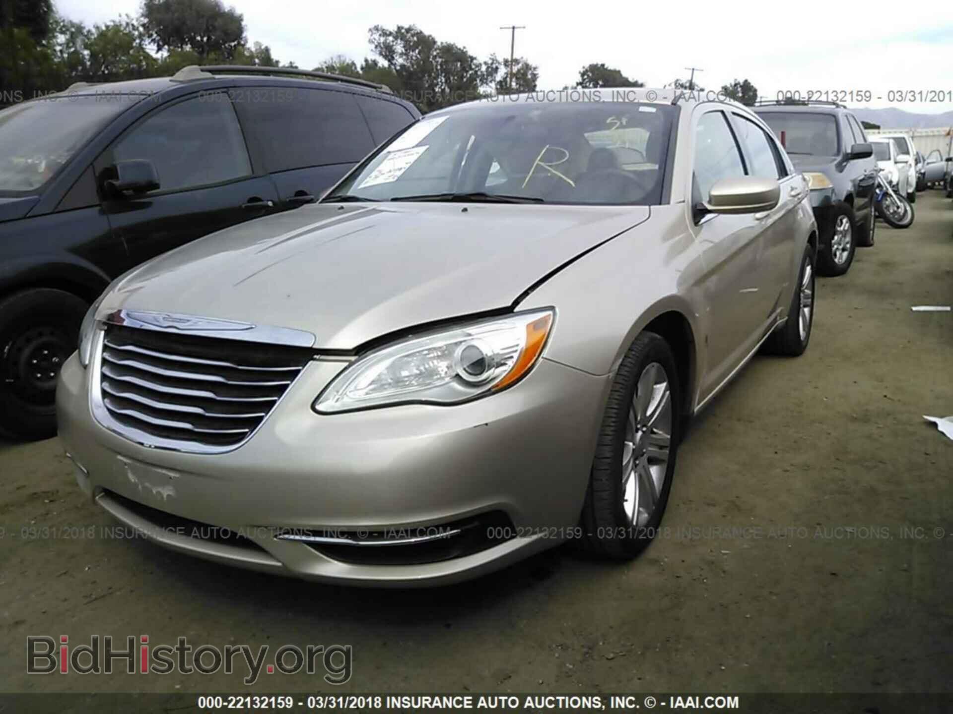 2014 Chrysler 200 - VIN: 1C3CCBBB3EN186369 - Фото 2