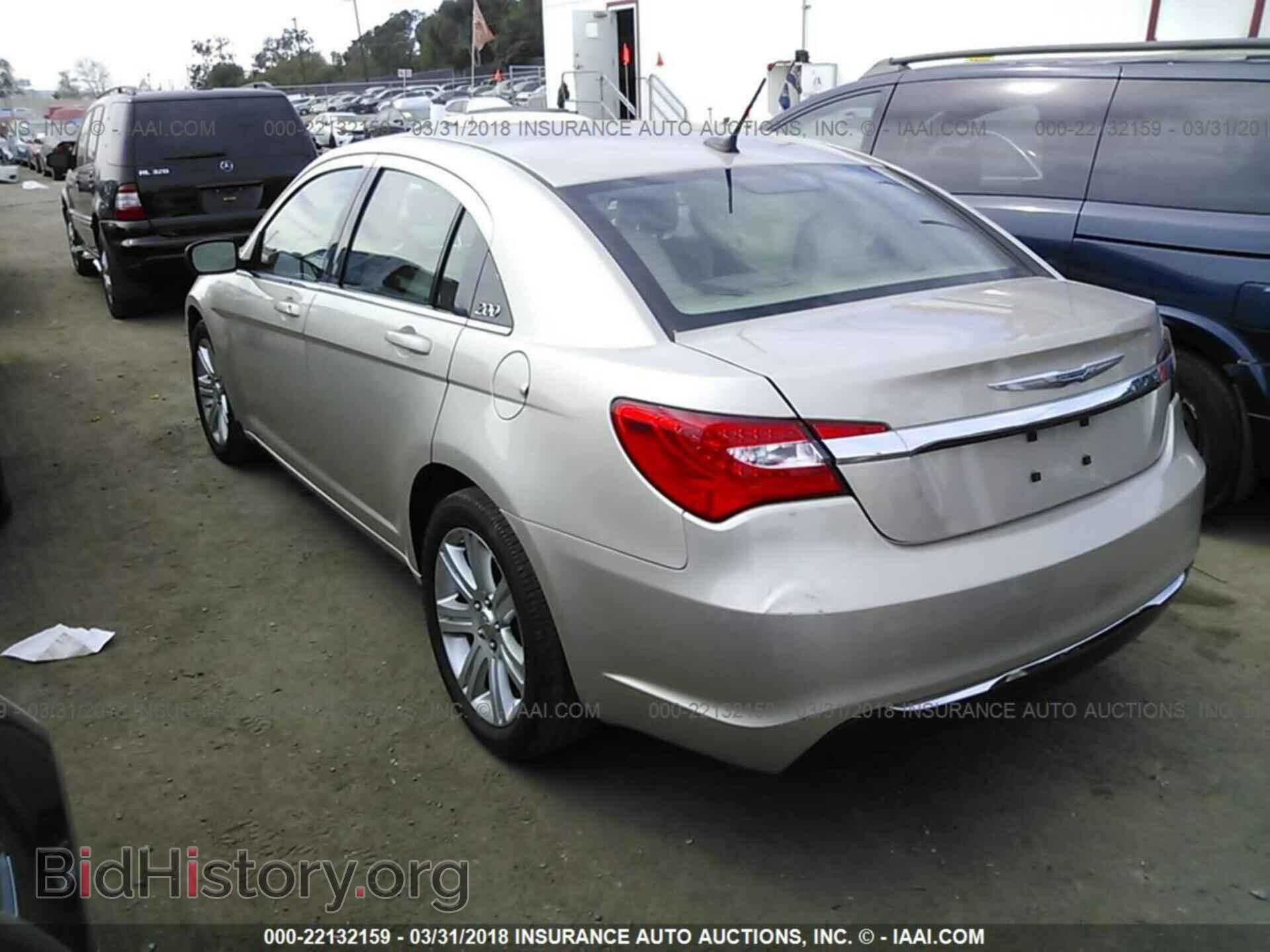 2014 Chrysler 200 - VIN: 1C3CCBBB3EN186369 - Фото 3
