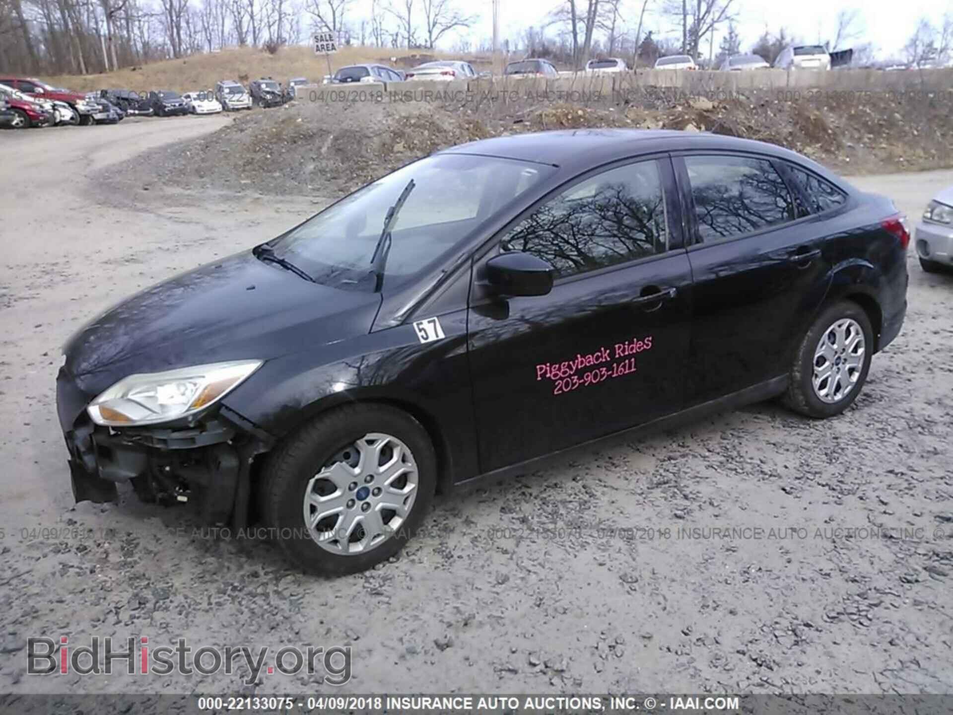 2012 Ford Focus - VIN: 1FAHP3F2XCL148187 - Photo 2