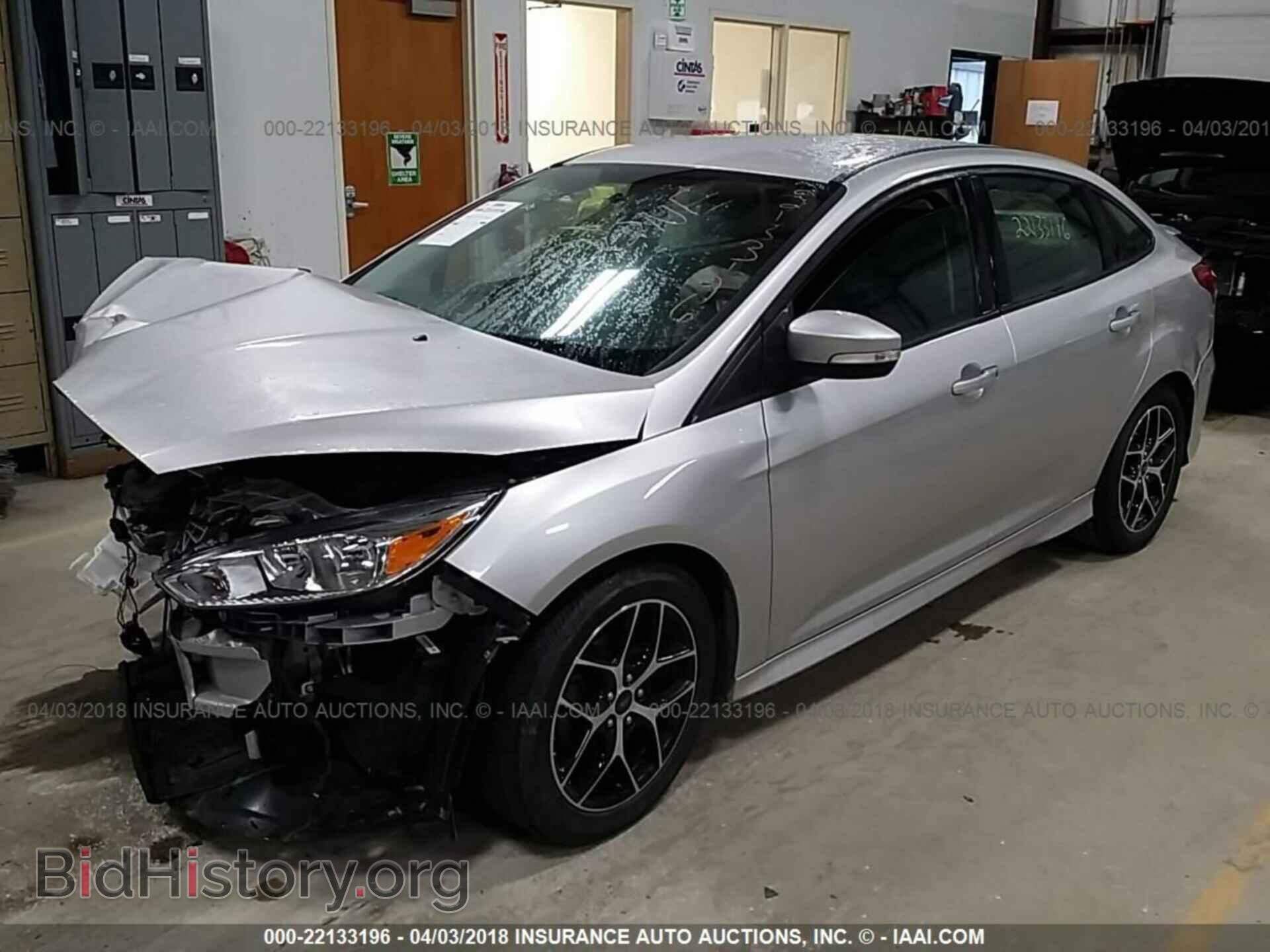 2016 Ford Focus - VIN: 1FADP3F29GL394846 - Photo 2