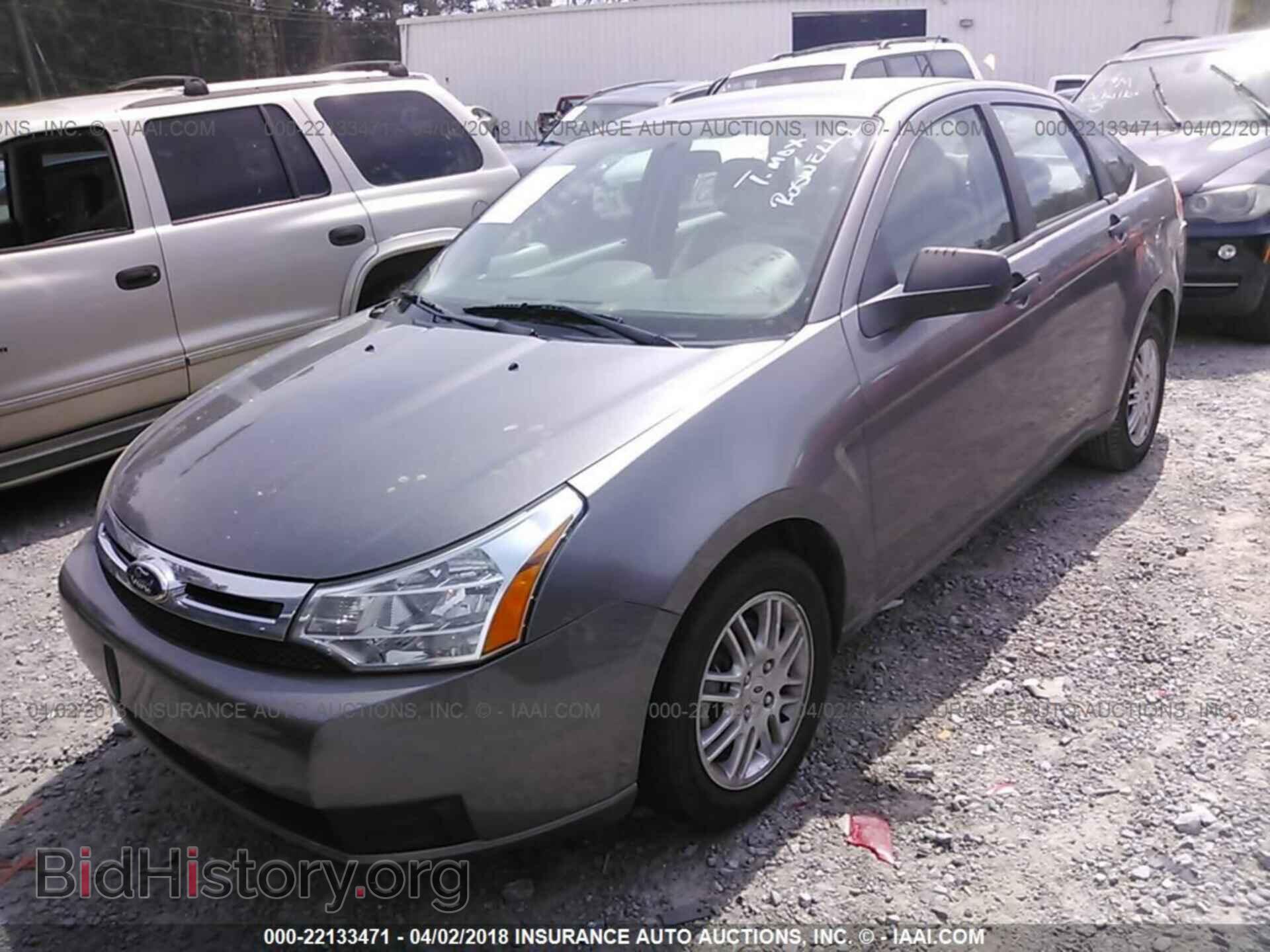 2011 Ford Focus - VIN: 1FAHP3FNXBW100714 - Фото 2