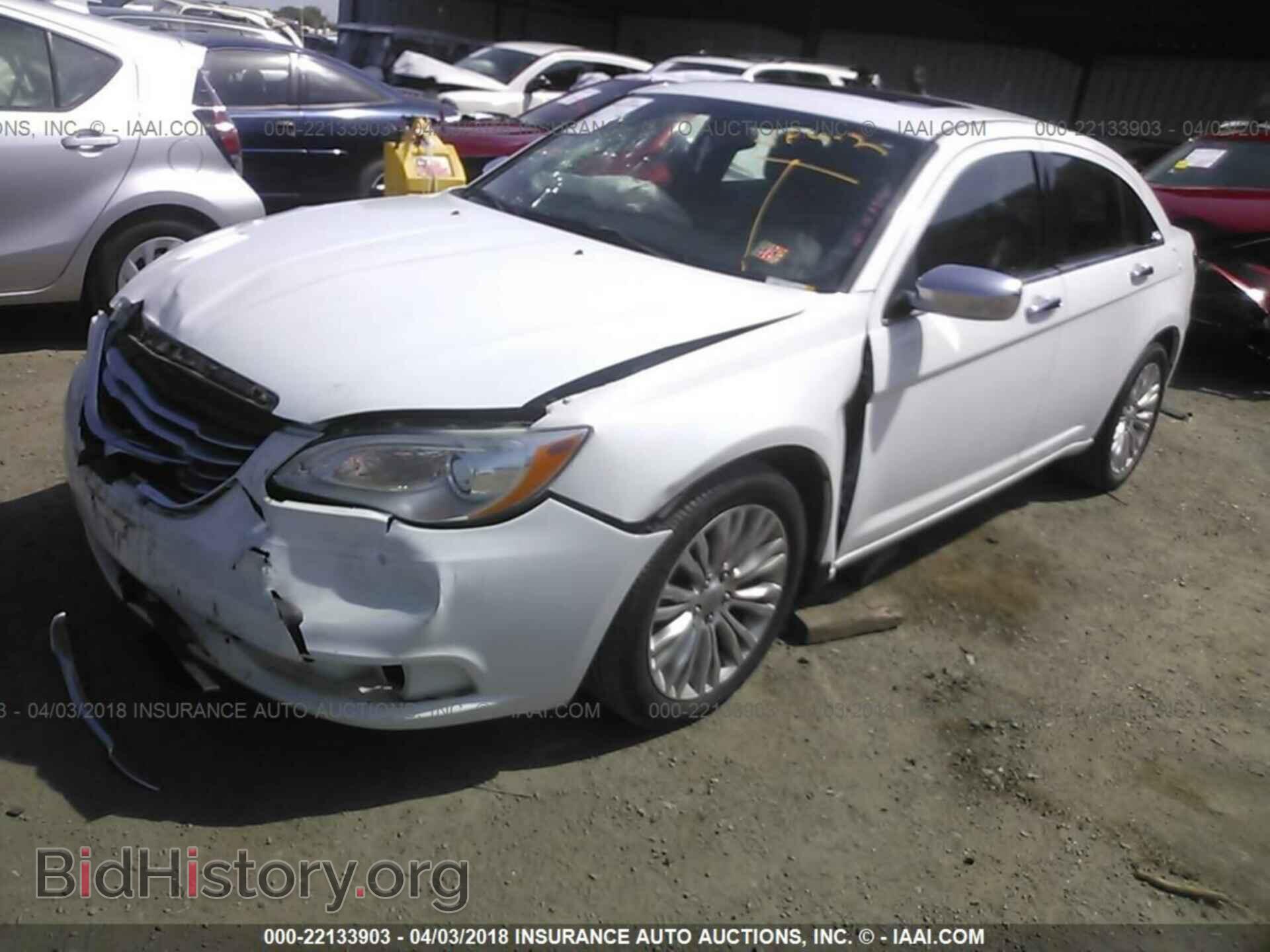 2011 Chrysler 200 - VIN: 1C3BC2FG2BN570463 - Photo 2