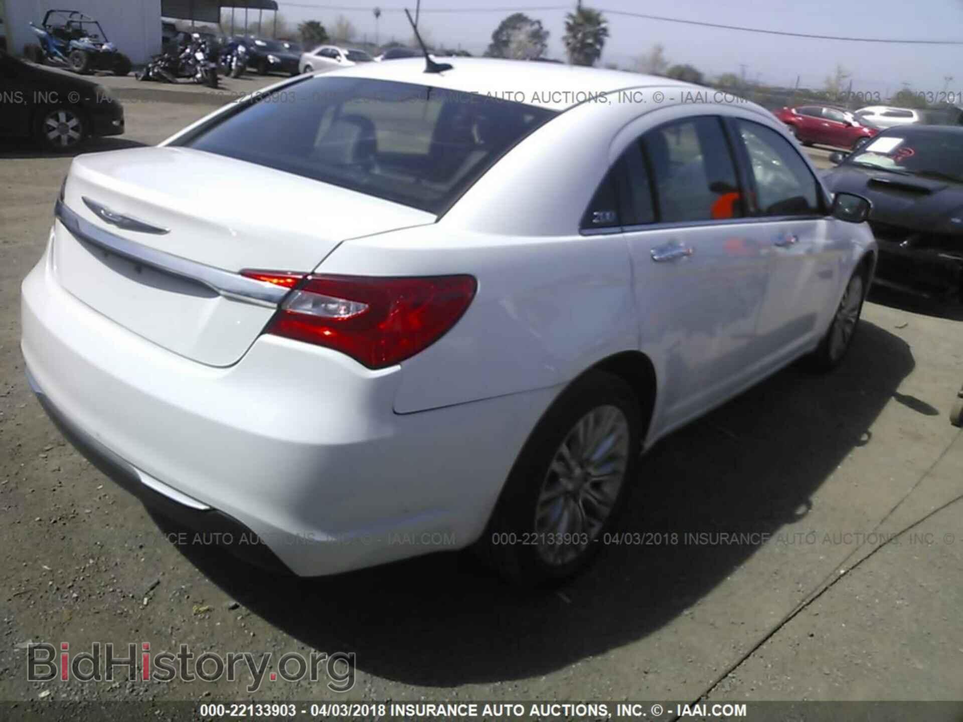 2011 Chrysler 200 - VIN: 1C3BC2FG2BN570463 - Photo 4