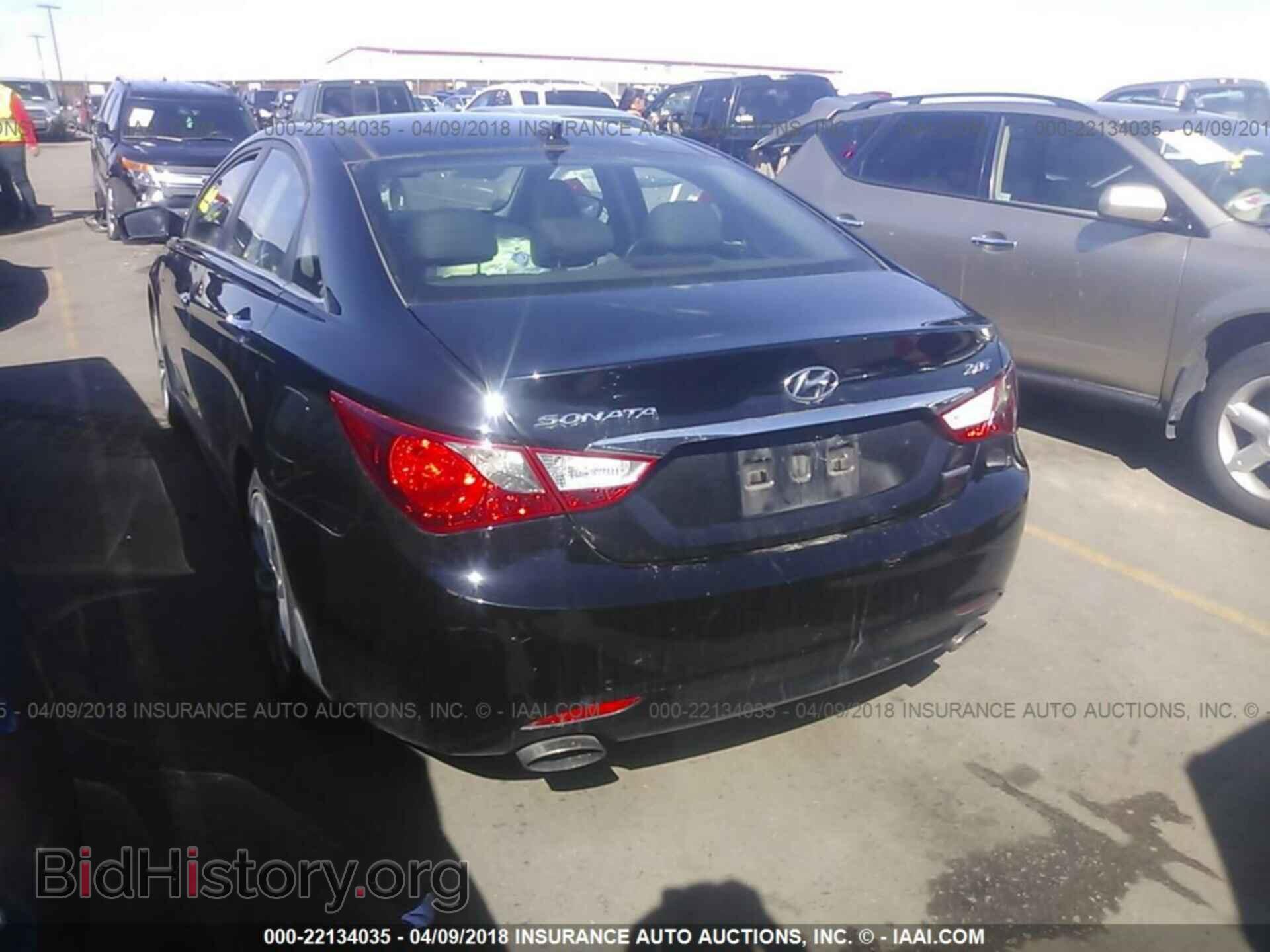 2012 Hyundai Sonata - VIN: 5NPEC4AB2CH464385 - Photo 3