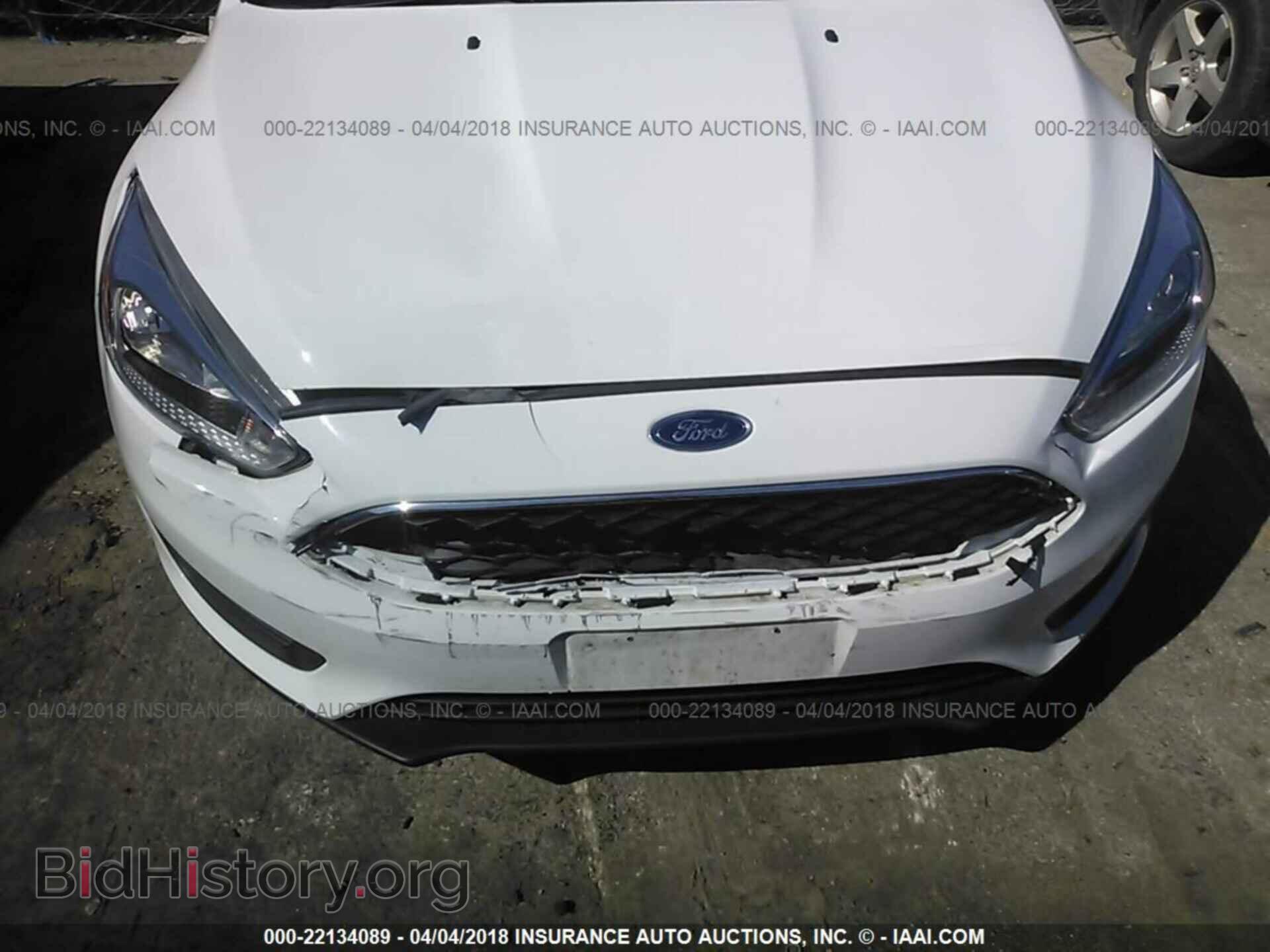 2016 Ford Focus - VIN: 1FADP3E27GL351141 - Photo 6