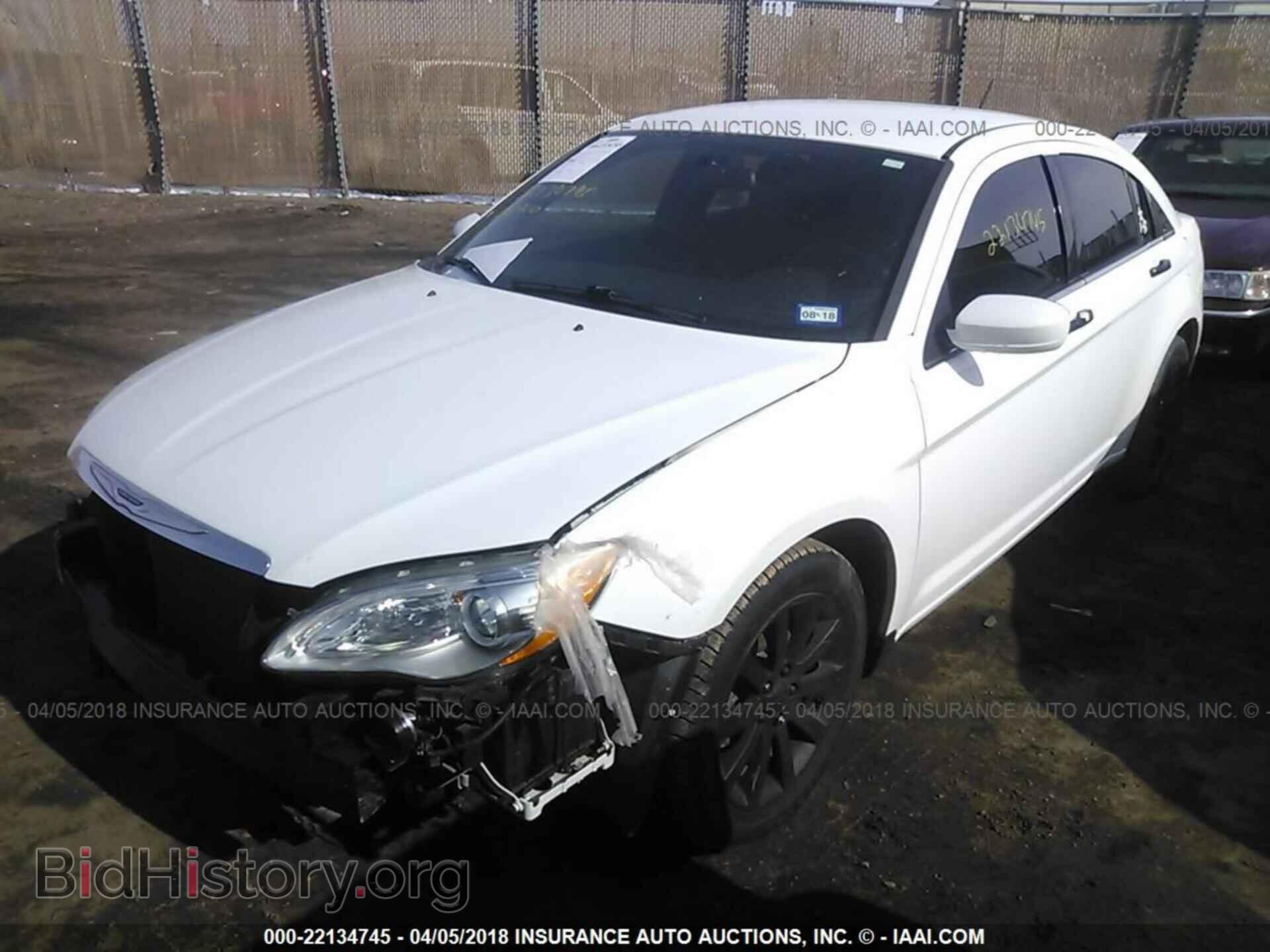2013 Chrysler 200 - VIN: 1C3CCBBB1DN598255 - Photo 2
