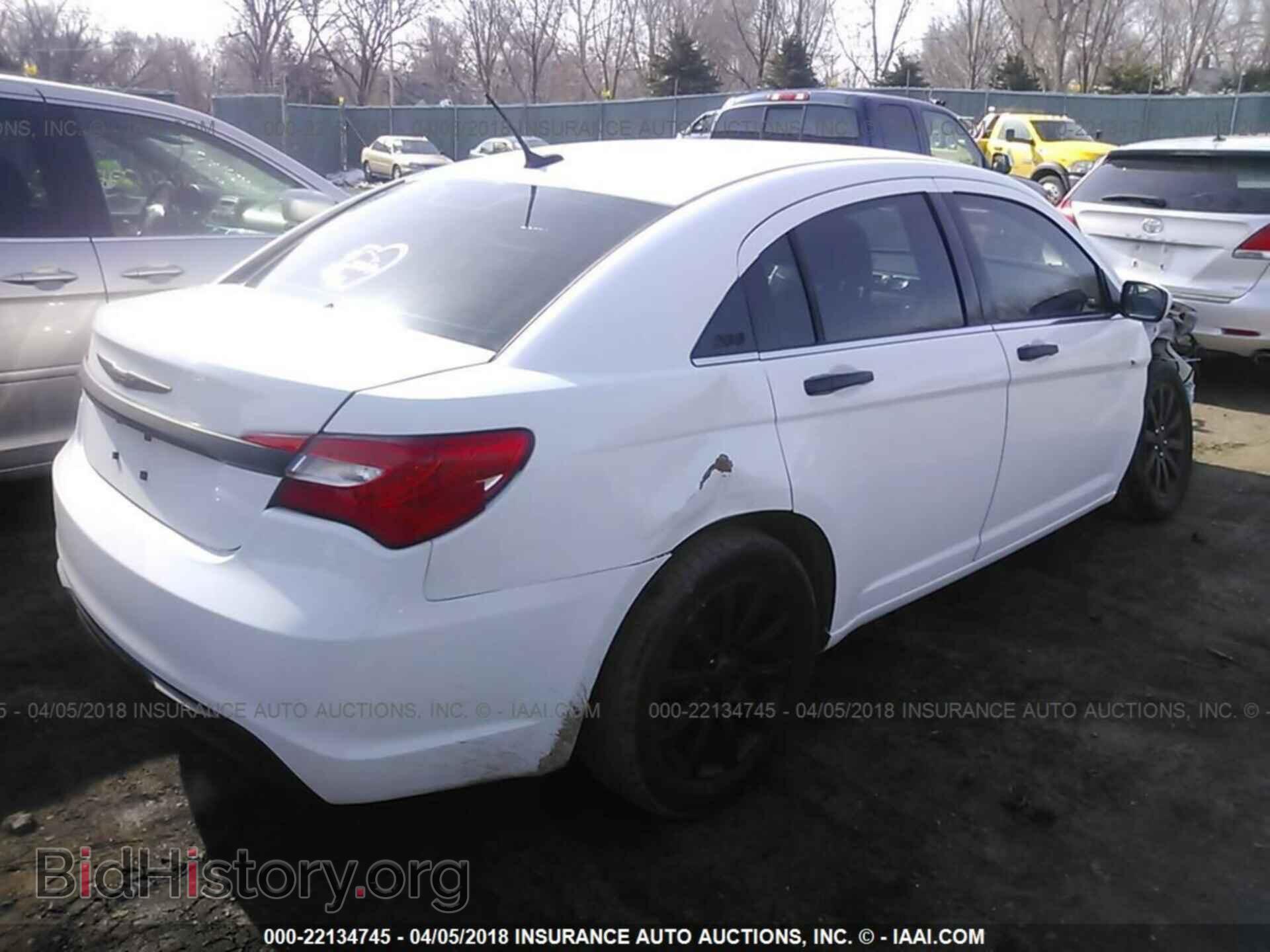 2013 Chrysler 200 - VIN: 1C3CCBBB1DN598255 - Photo 4