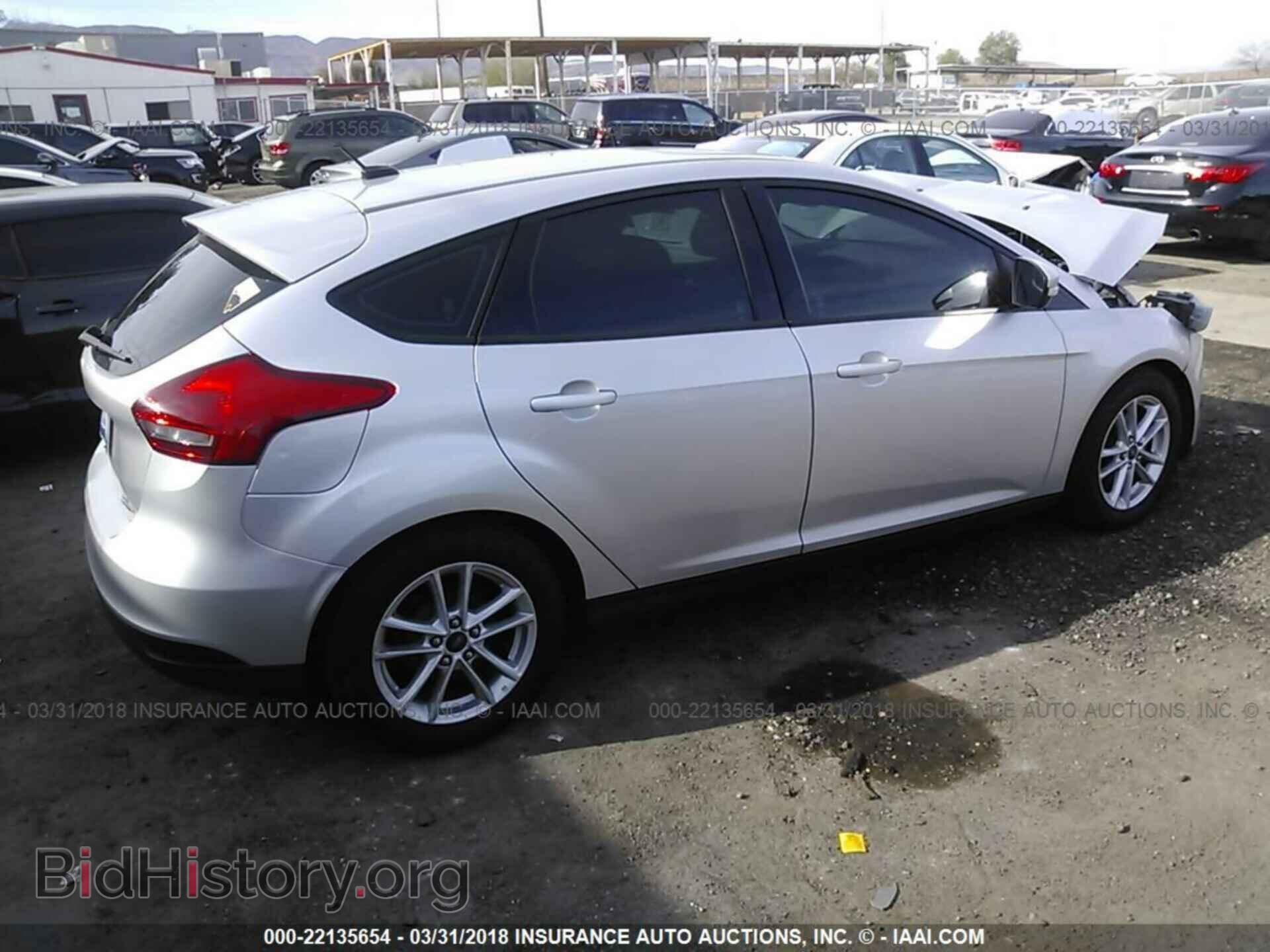 2015 Ford Focus - VIN: 1FADP3K29FL203155 - Photo 4