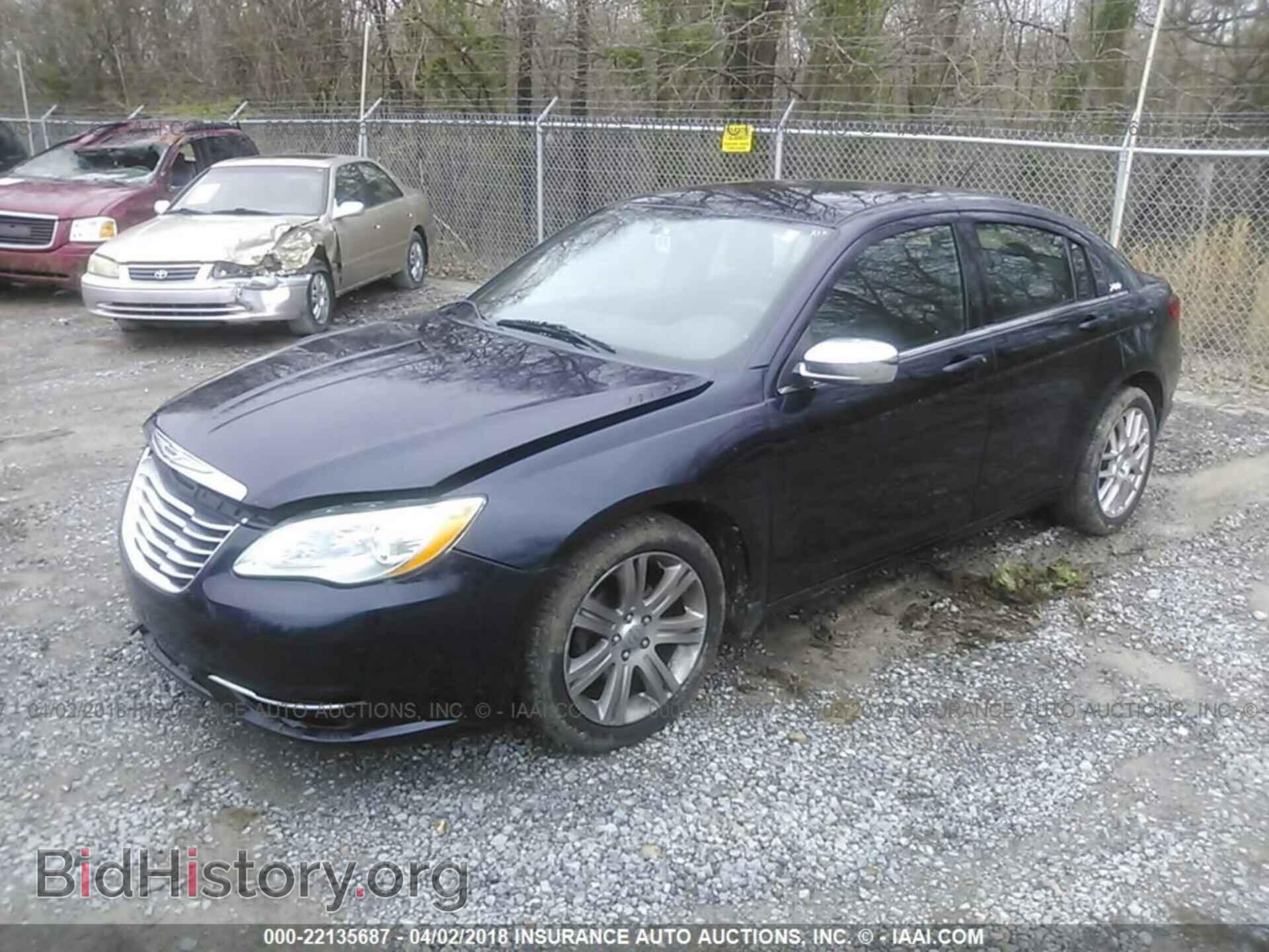2012 Chrysler 200 - VIN: 1C3CCBBG2CN131159 - Фото 2