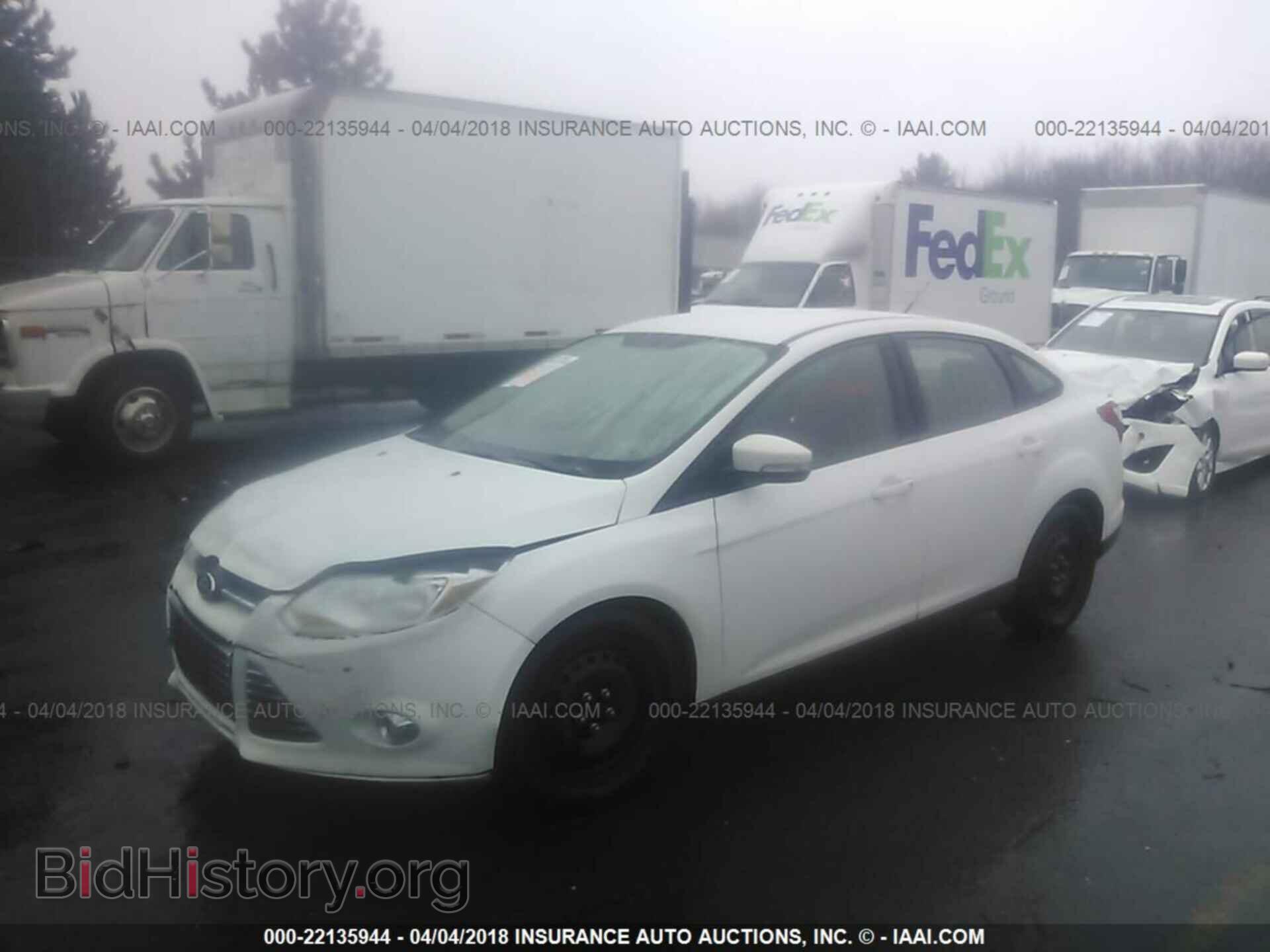 2012 Ford Focus - VIN: 1FAHP3F25CL351536 - Photo 2
