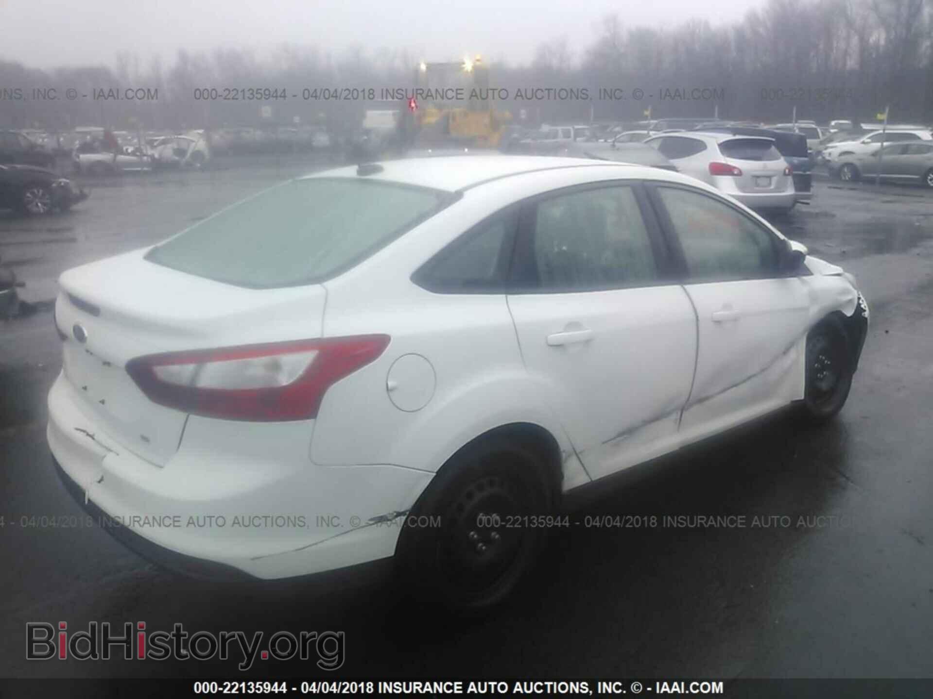 2012 Ford Focus - VIN: 1FAHP3F25CL351536 - Photo 4