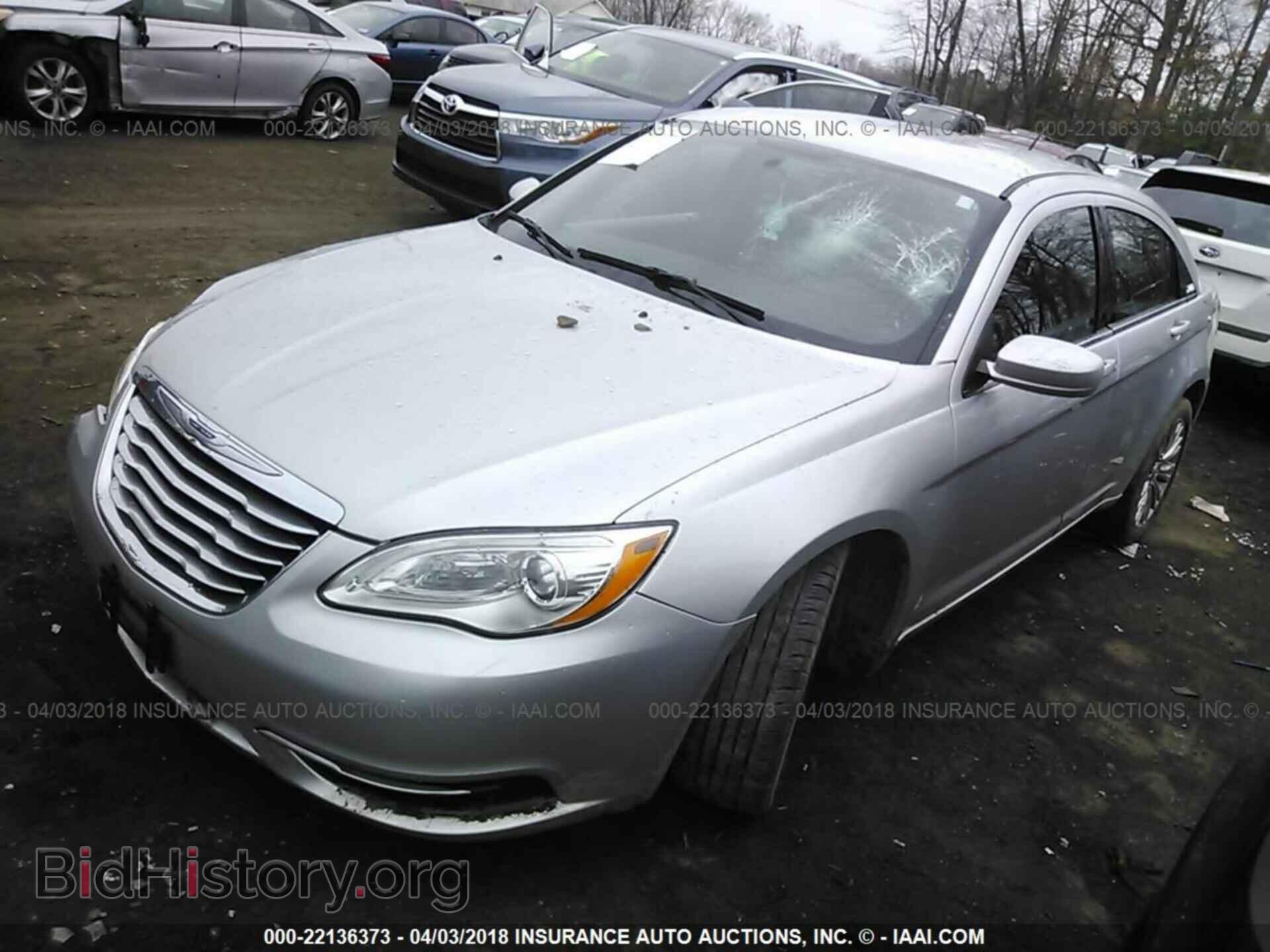 2012 Chrysler 200 - VIN: 1C3CCBABXCN149320 - Фото 2