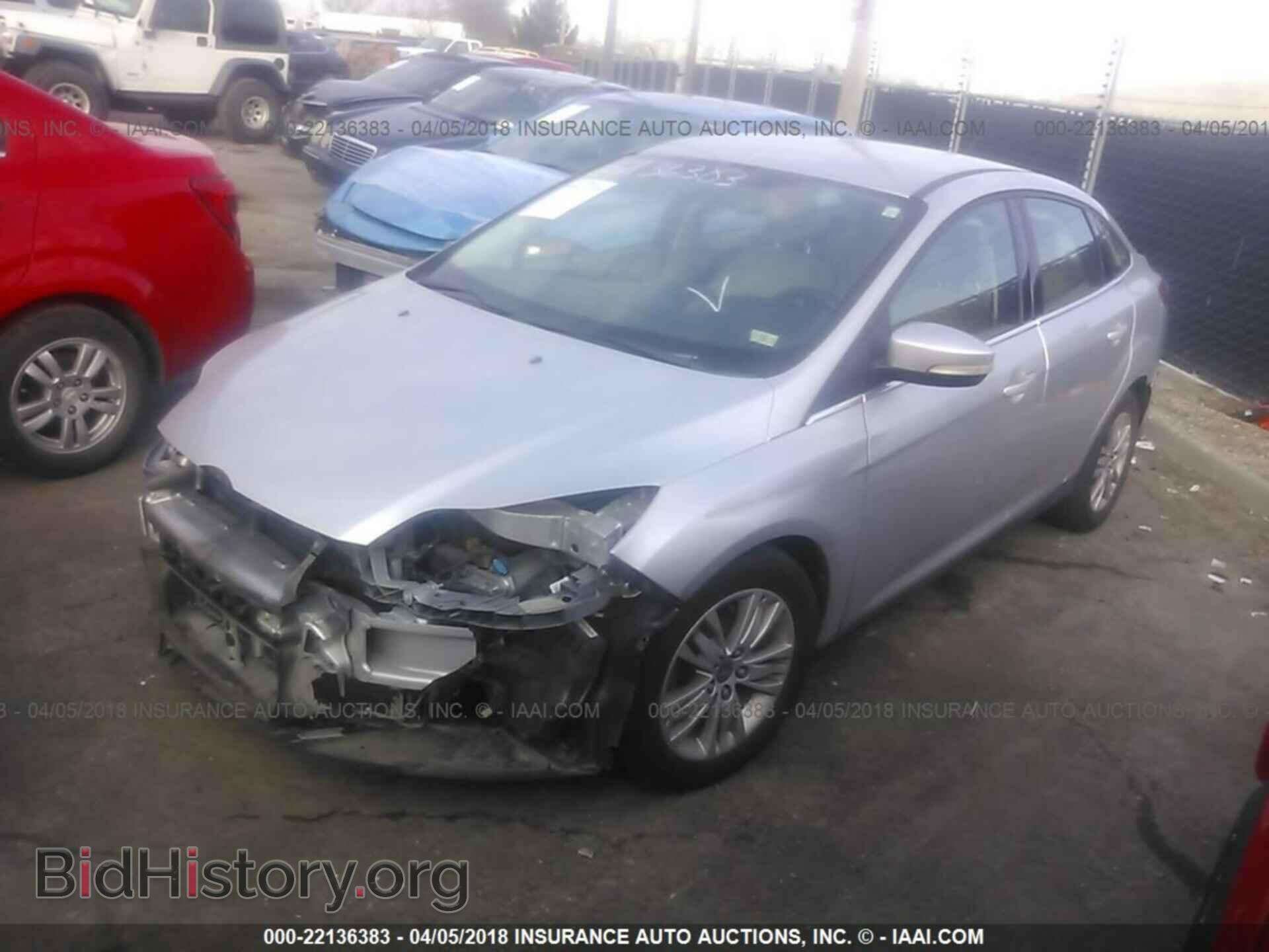 2012 Ford Focus - VIN: 1FAHP3H27CL375821 - Photo 2