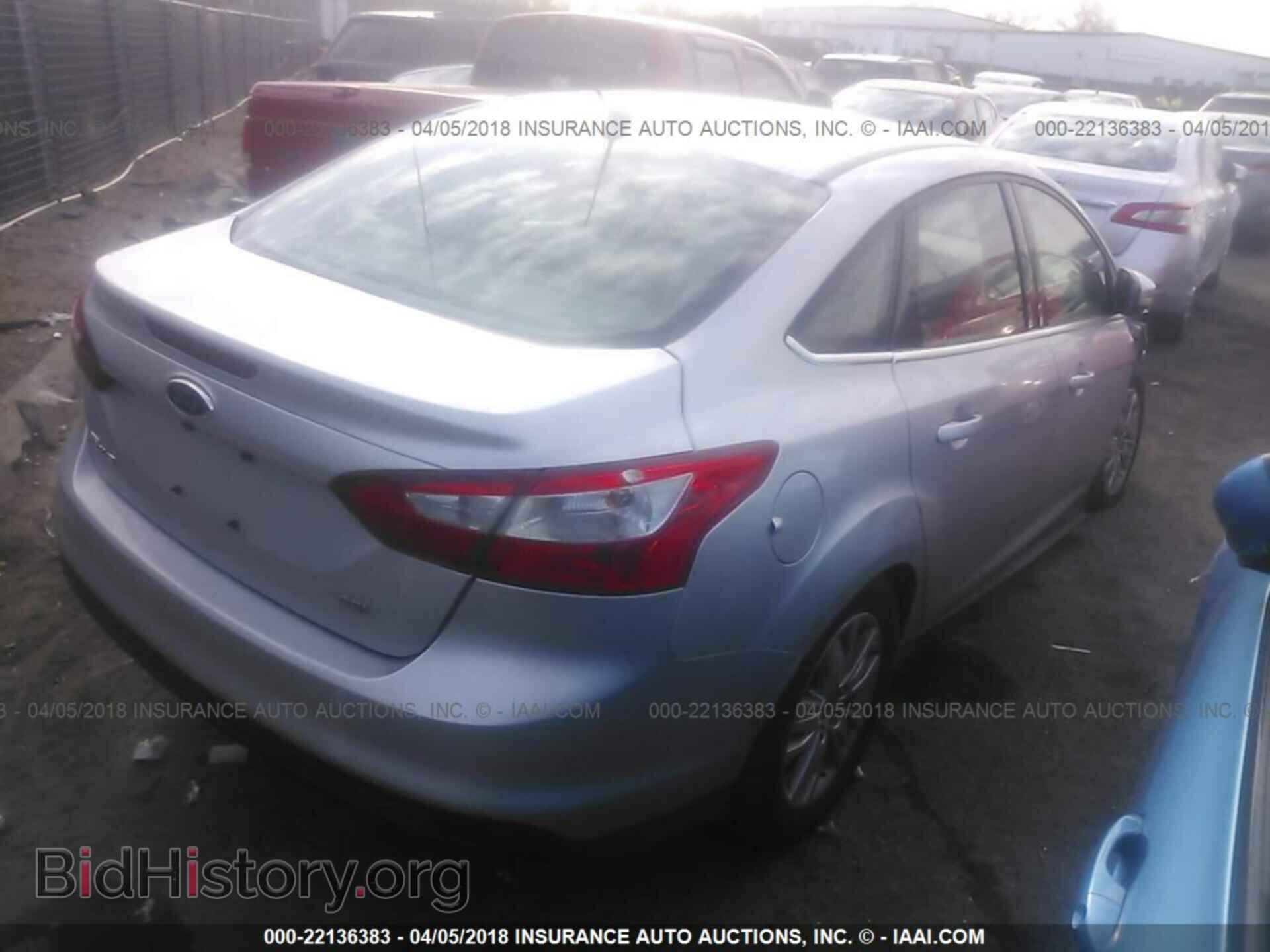 2012 Ford Focus - VIN: 1FAHP3H27CL375821 - Photo 4
