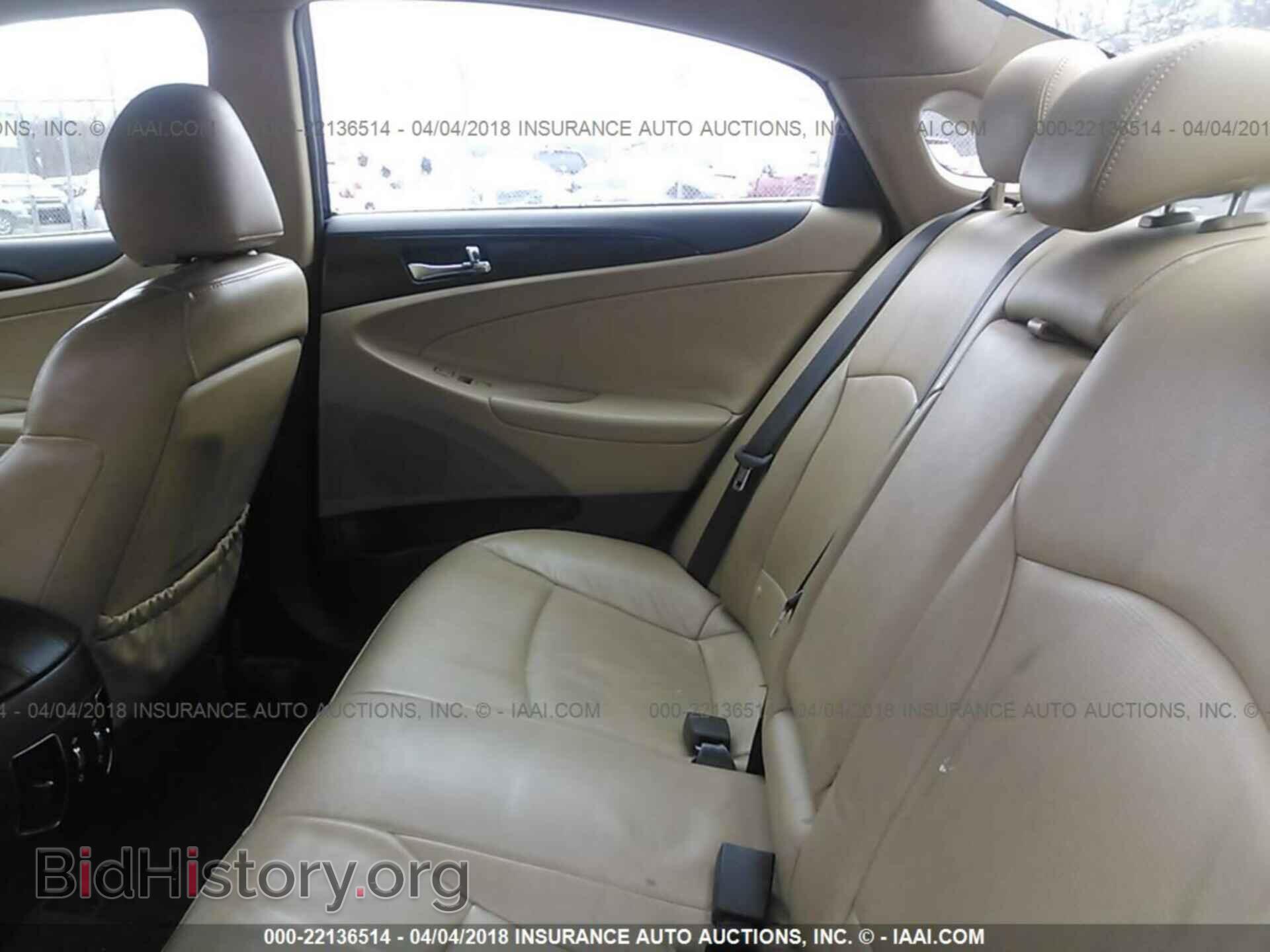 2012 Hyundai Sonata - VIN: 5NPEC4AC5CH336392 - Photo 8