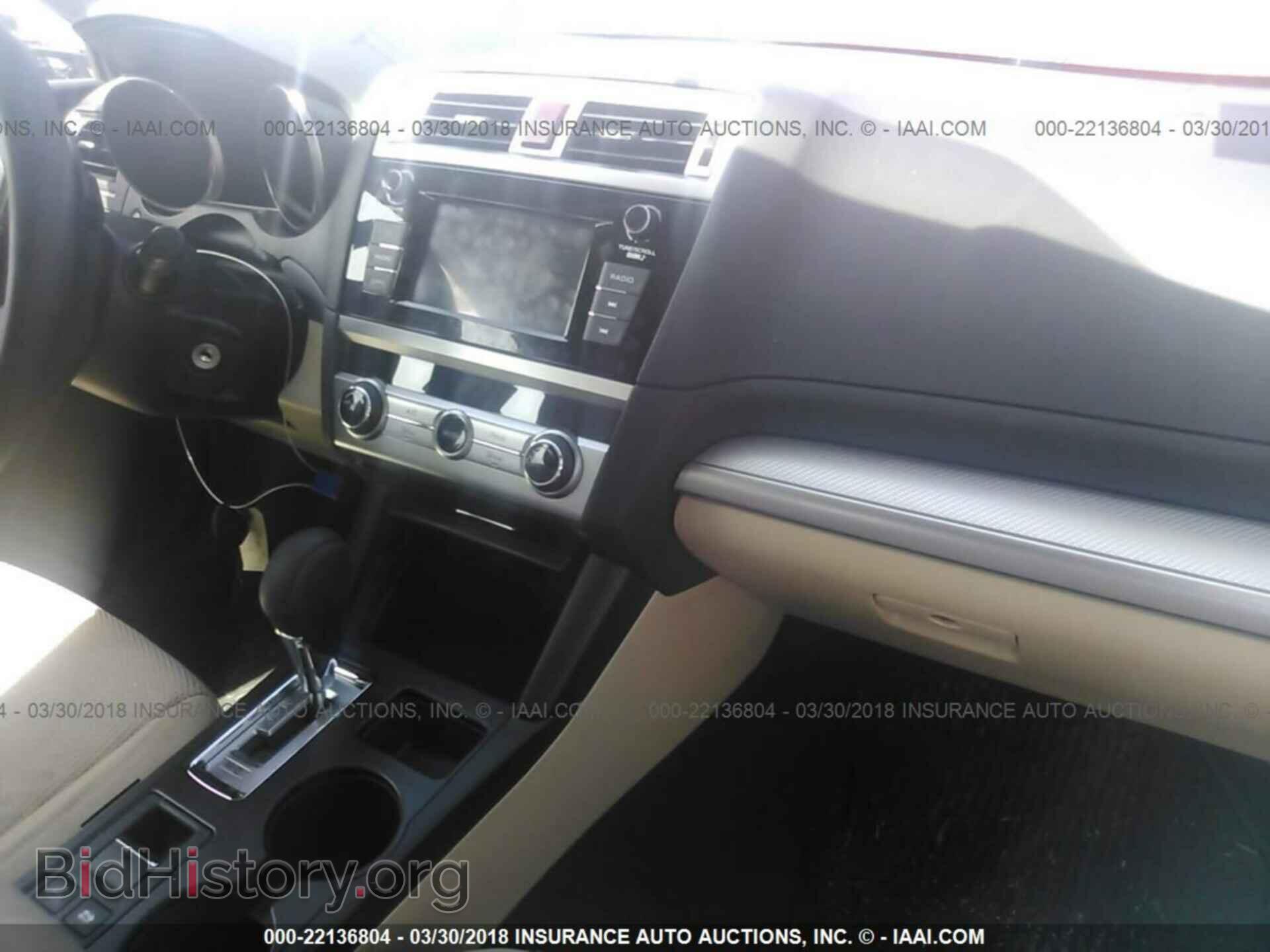 2018 Subaru Outback - VIN: 4S4BSAAC3J3307496 - Фото 5