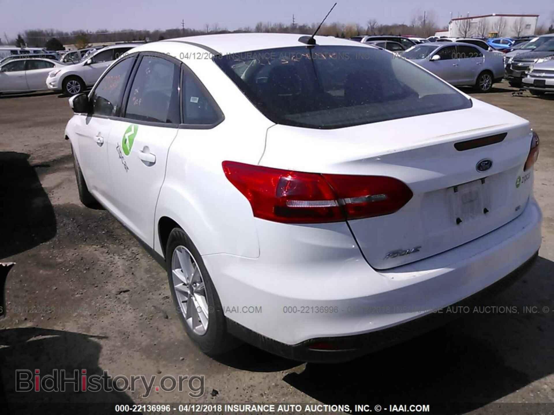 2017 Ford Focus - VIN: 1FADP3F24HL279962 - Фото 3