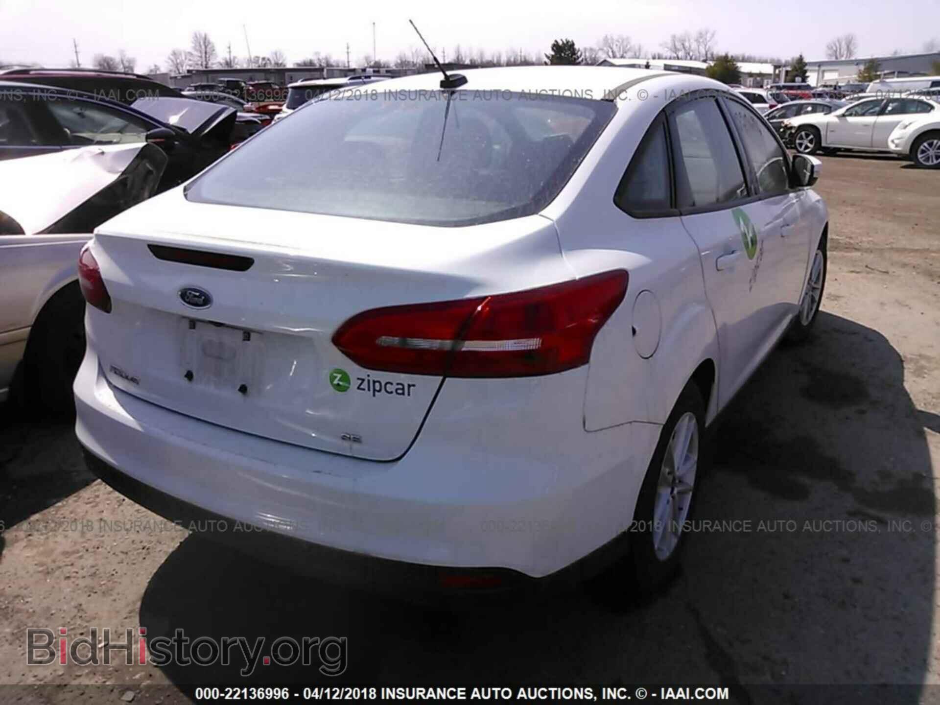 2017 Ford Focus - VIN: 1FADP3F24HL279962 - Фото 4