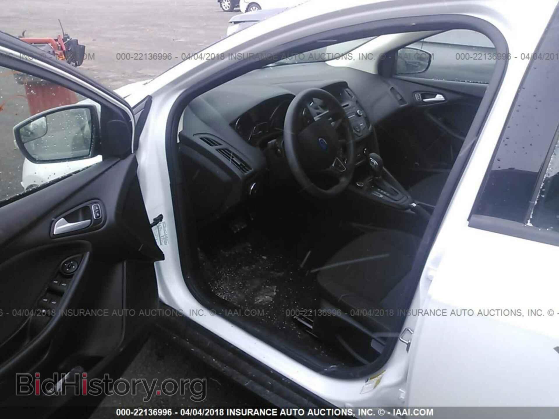 2017 Ford Focus - VIN: 1FADP3F24HL279962 - Фото 5