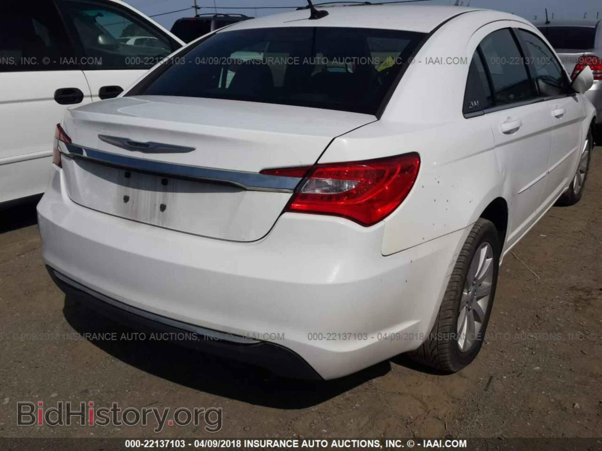 2013 Chrysler 200 - VIN: 1C3CCBBB5DN636280 - Photo 4