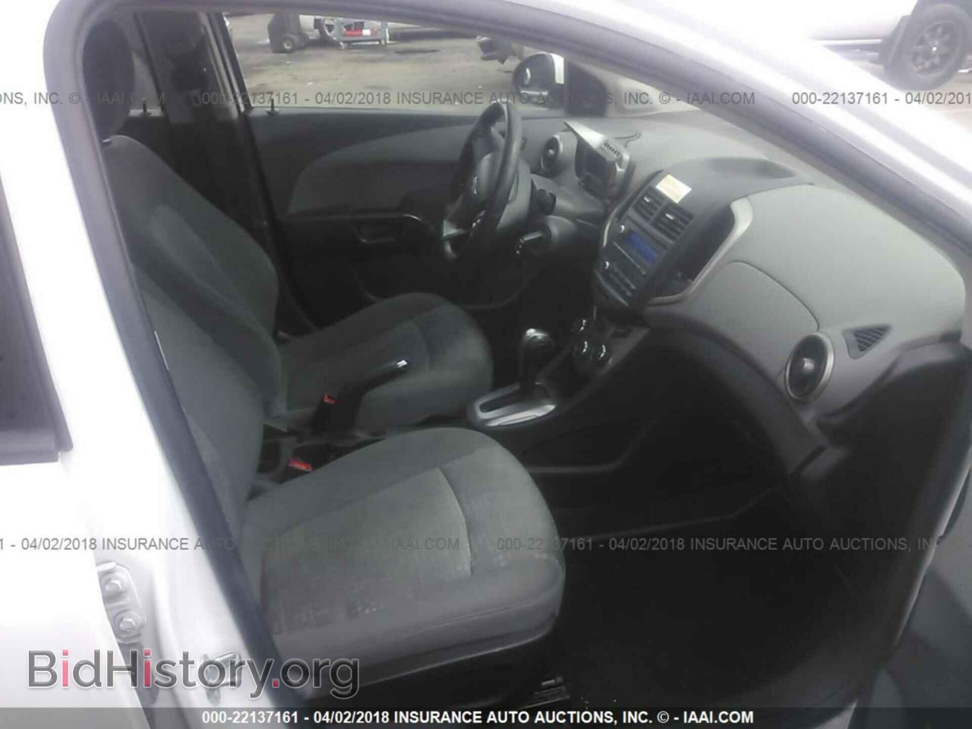 2014 Chevrolet Sonic - VIN: 1G1JA6SH8E4133377 - Фото 5
