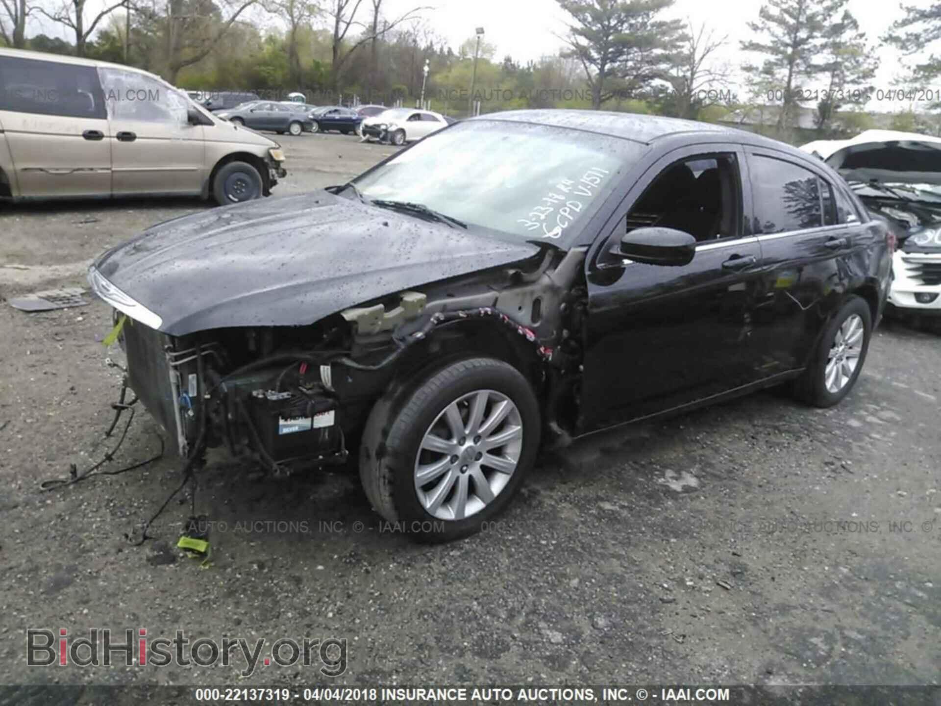 2013 Chrysler 200 - VIN: 1C3CCBBG8DN731511 - Photo 2