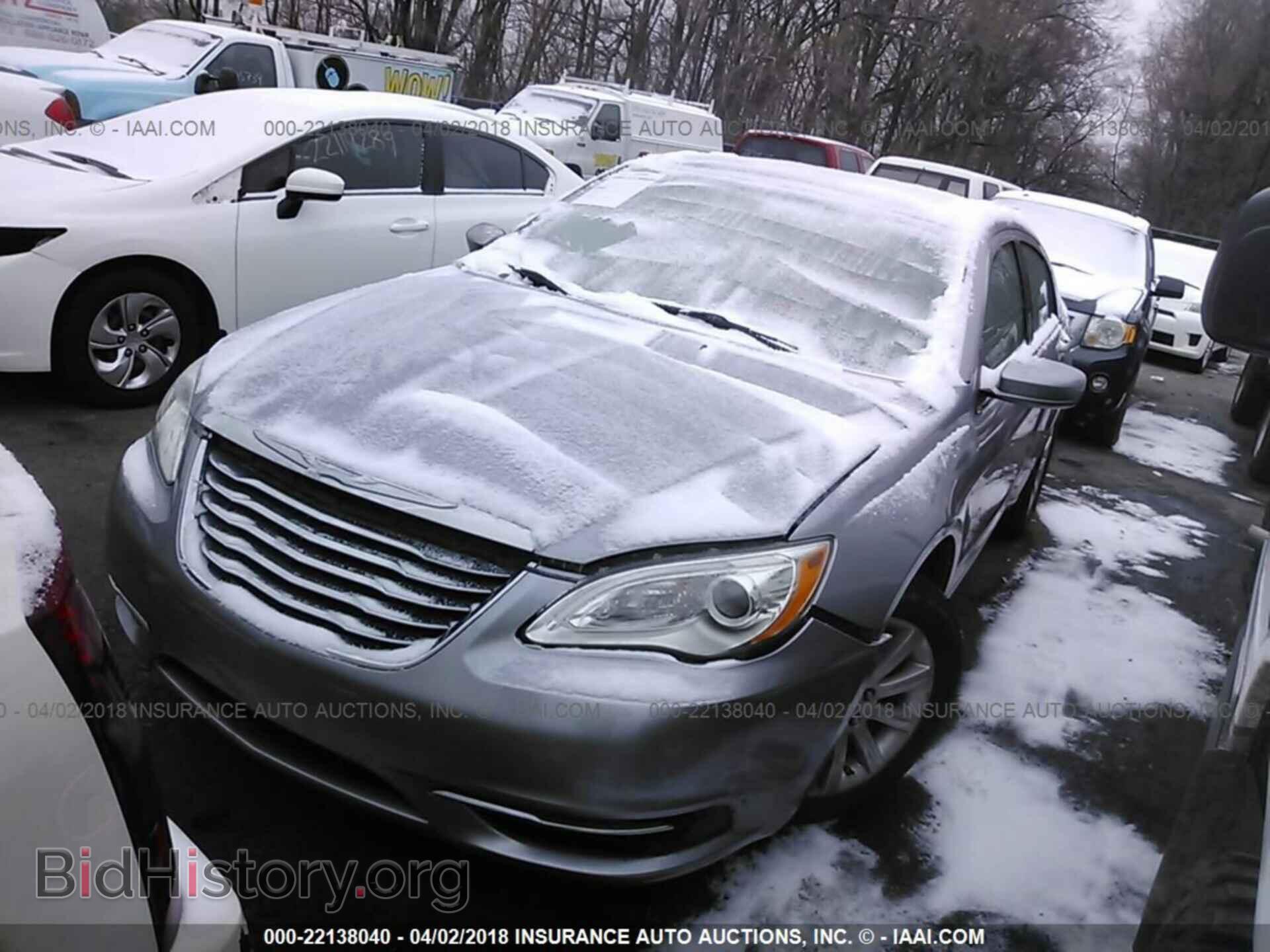 2013 Chrysler 200 - VIN: 1C3CCBBB4DN578002 - Photo 2
