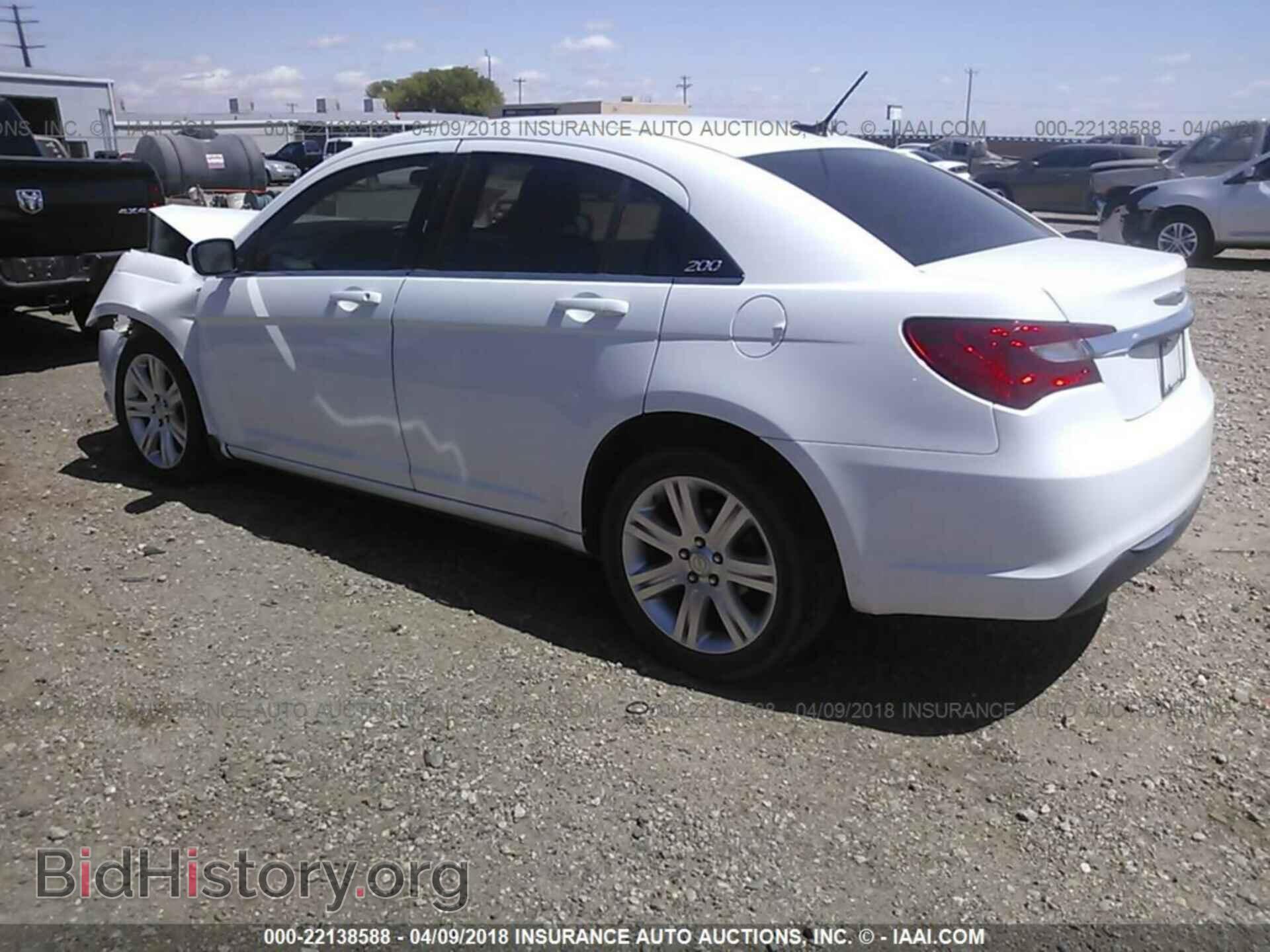 2013 Chrysler 200 - VIN: 1C3CCBAB8DN669257 - Photo 3