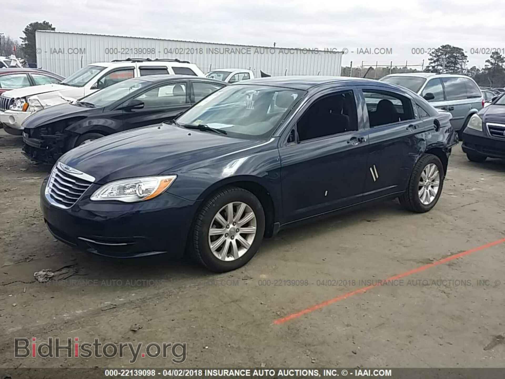 2013 Chrysler 200 - VIN: 1C3CCBBB9DN693680 - Photo 2