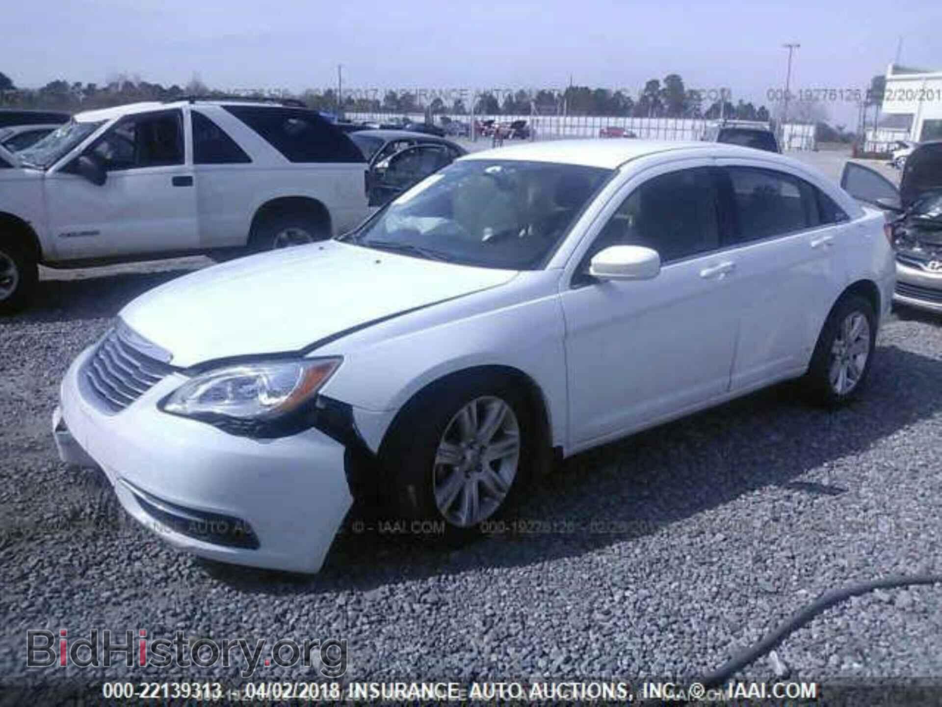 2013 Chrysler 200 - VIN: 1C3CCBBB9DN525201 - Photo 2