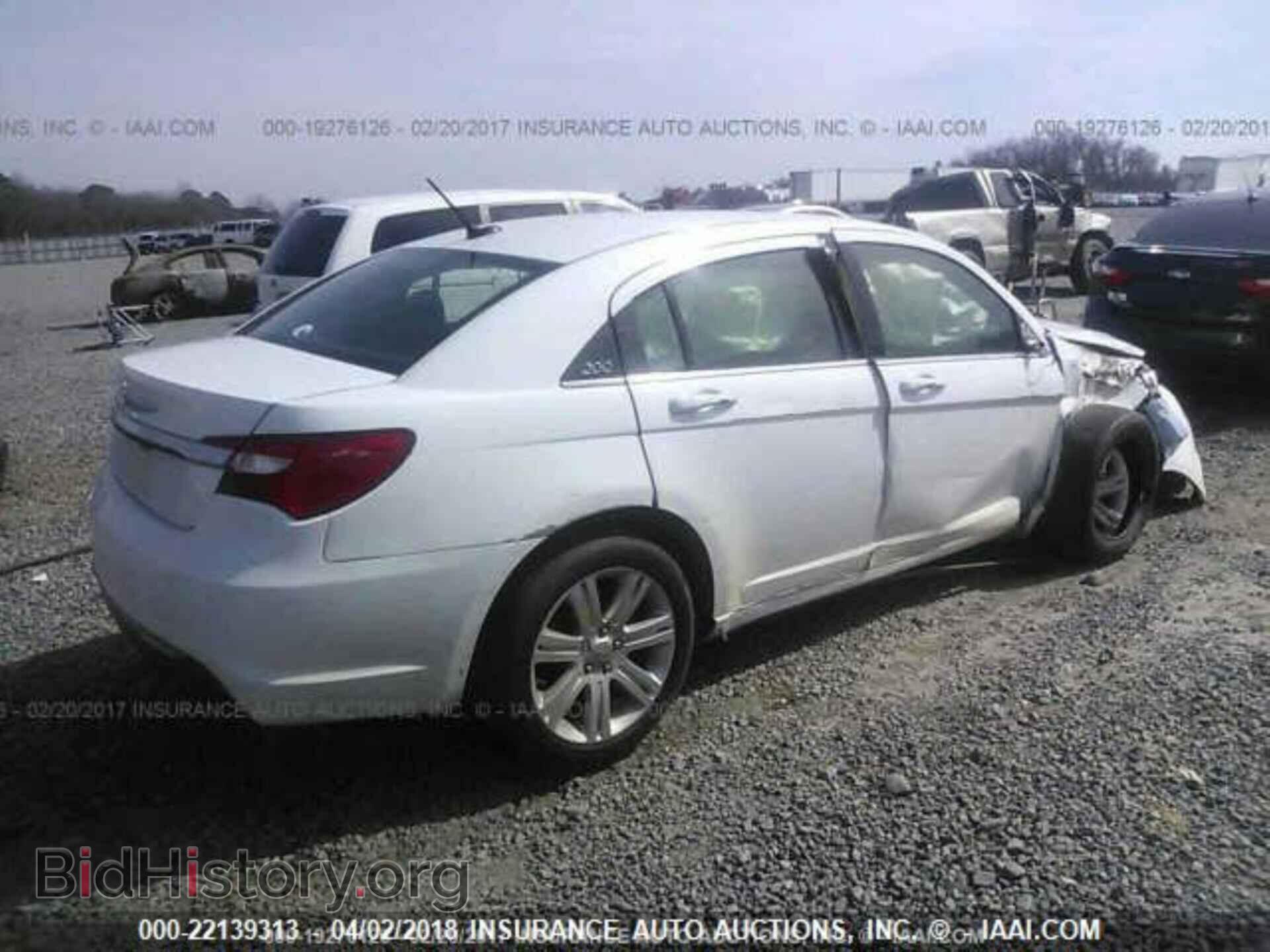 2013 Chrysler 200 - VIN: 1C3CCBBB9DN525201 - Photo 4