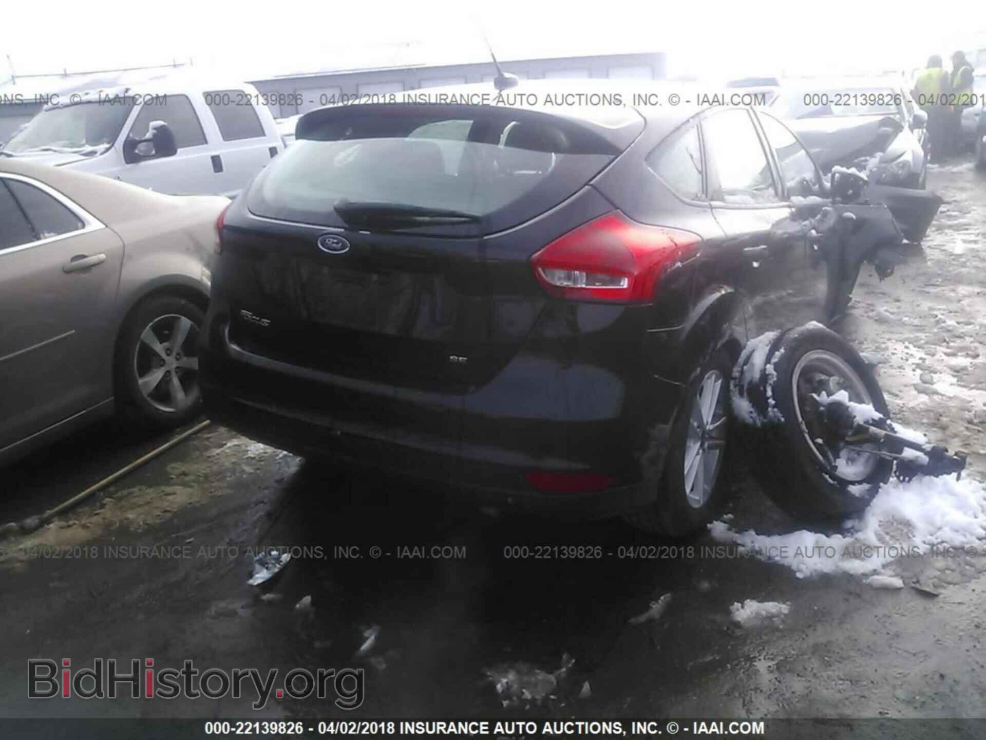 2017 Ford Focus - VIN: 1FADP3K28HL247733 - Photo 4