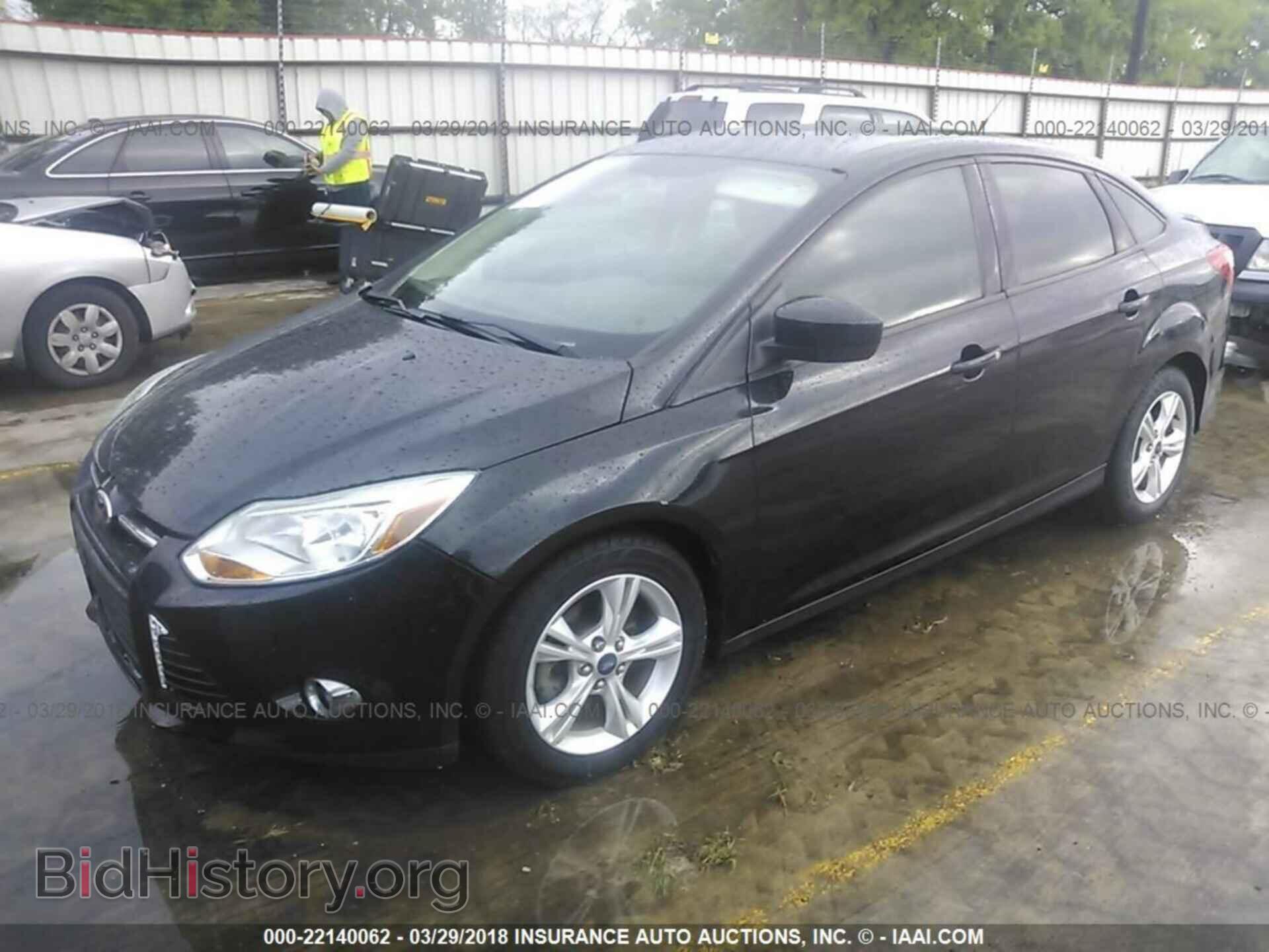 2012 Ford Focus - VIN: 1FAHP3F26CL403076 - Фото 2