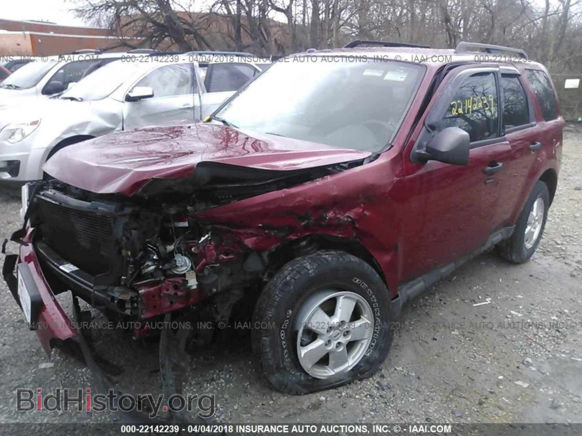 2011 Ford Escape - VIN: 1FMCU9D73BKC05408 - Photo 2