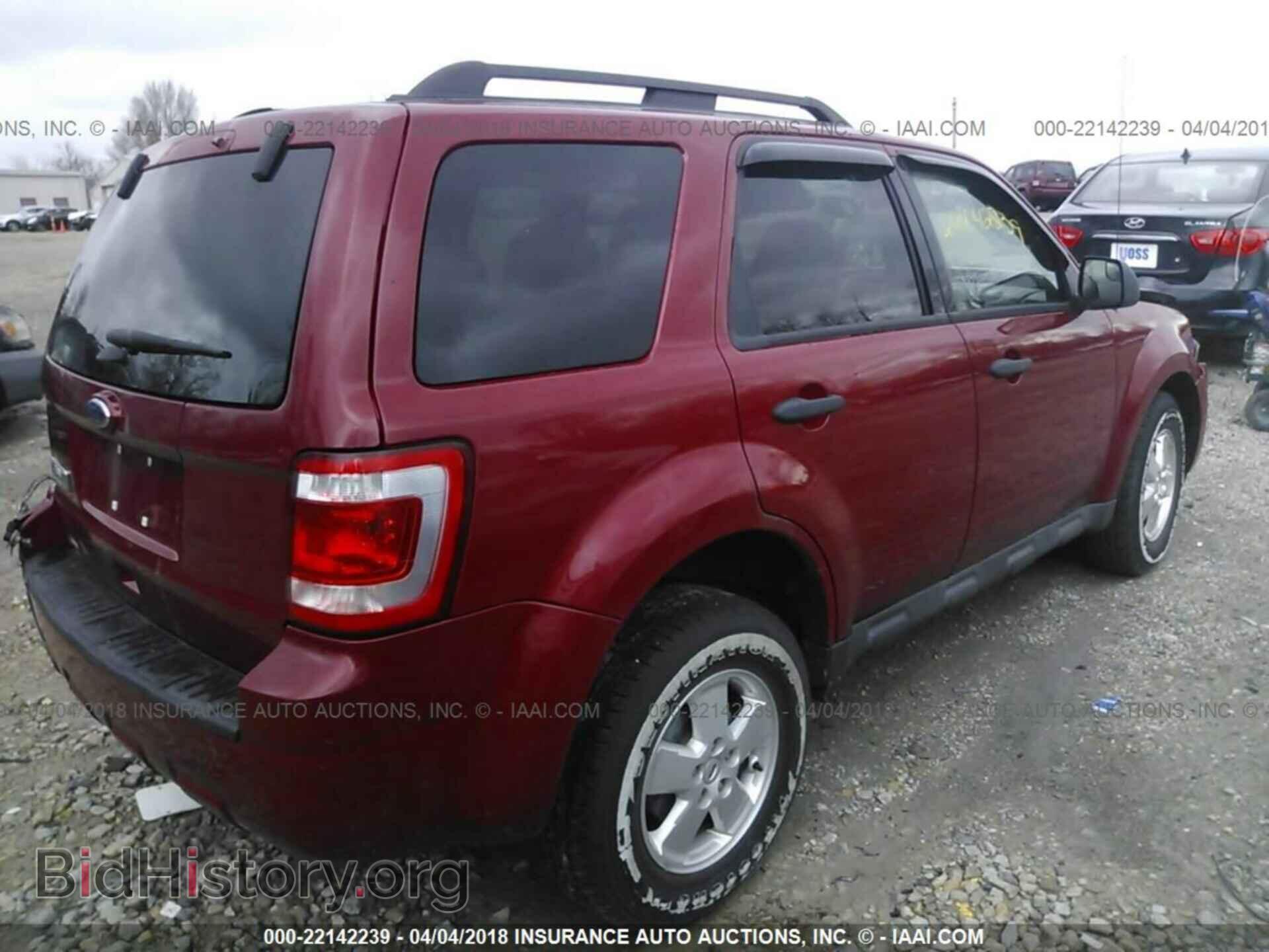 2011 Ford Escape - VIN: 1FMCU9D73BKC05408 - Photo 4
