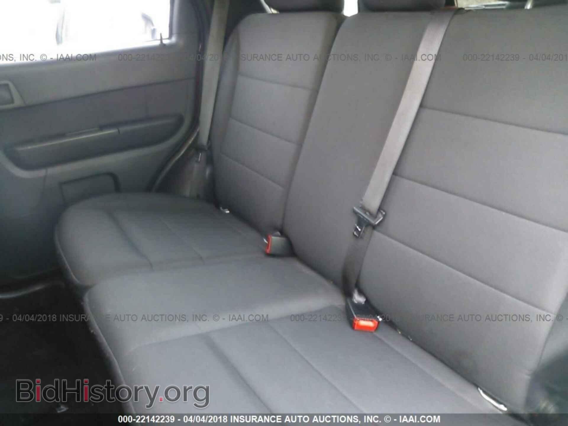 2011 Ford Escape - VIN: 1FMCU9D73BKC05408 - Photo 8